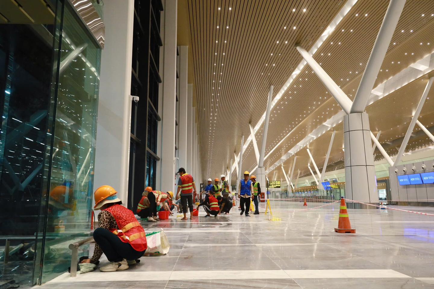 Cận cảnh nhà ga T3 Tân Sơn Nhất sẵn sàng đón khách từ 17/4- Ảnh 12. Cận cảnh nhà ga T3 Tân Sơn Nhất sẵn sàng đón khách từ 17/4- Ảnh 12.