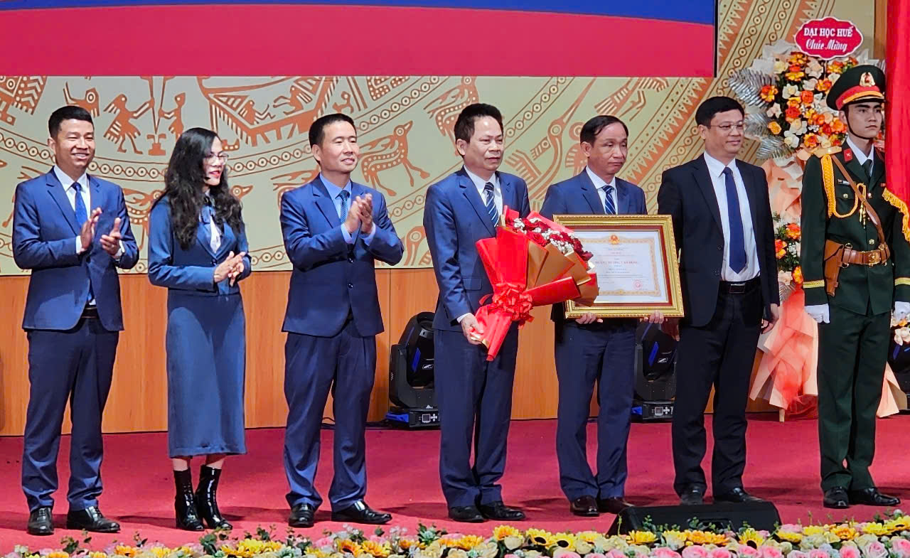 Hơn 90% sinh vi&ecirc;n Trường ĐH Luật - ĐH Huế c&oacute; việc l&agrave;m sau tốt nghiệp- Ảnh 1.