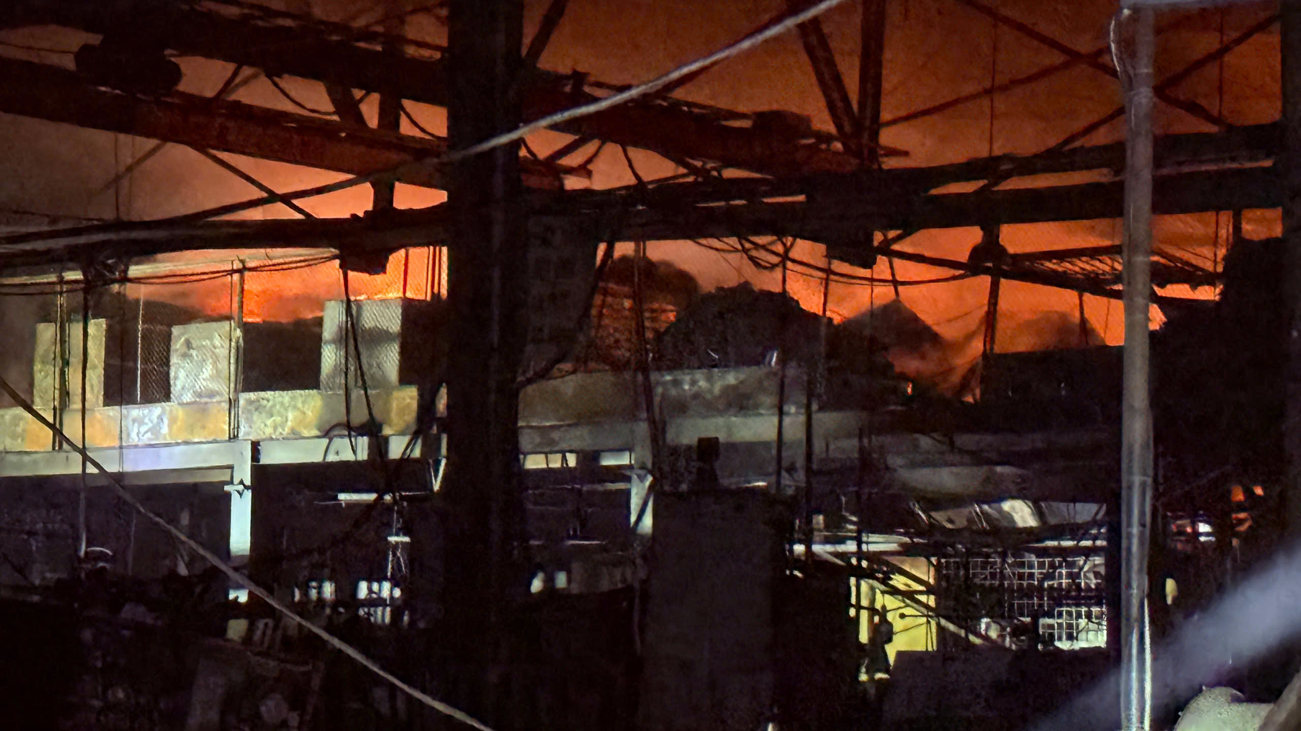 Hải Dương: Cháy lớn tại Công ty TNHH Cơ khí Toàn Phát- Ảnh 6. Hải Dương: Cháy lớn tại Công ty TNHH Cơ khí Toàn Phát- Ảnh 6.