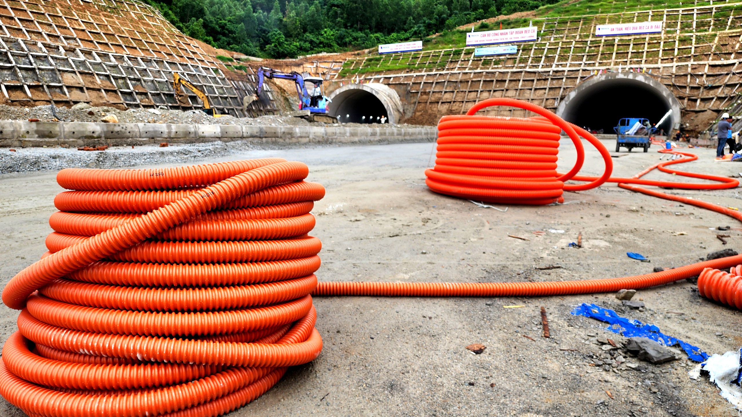 Gấp r&uacute;t ho&agrave;n thiện hạng mục an to&agrave;n giao th&ocirc;ng cao tốc Quảng Ng&atilde;i - Ho&agrave;i Nhơn- Ảnh 13.