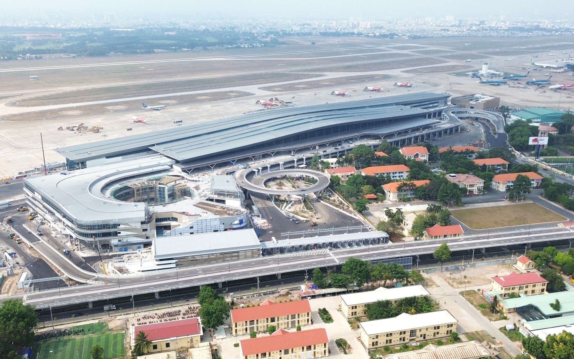 Sẵn sàng vận hành nhà ga T3 Tân Sơn Nhất- Ảnh 2. Người dân đi đến nhà ga T3 thế nào khi đưa vào khai thác?