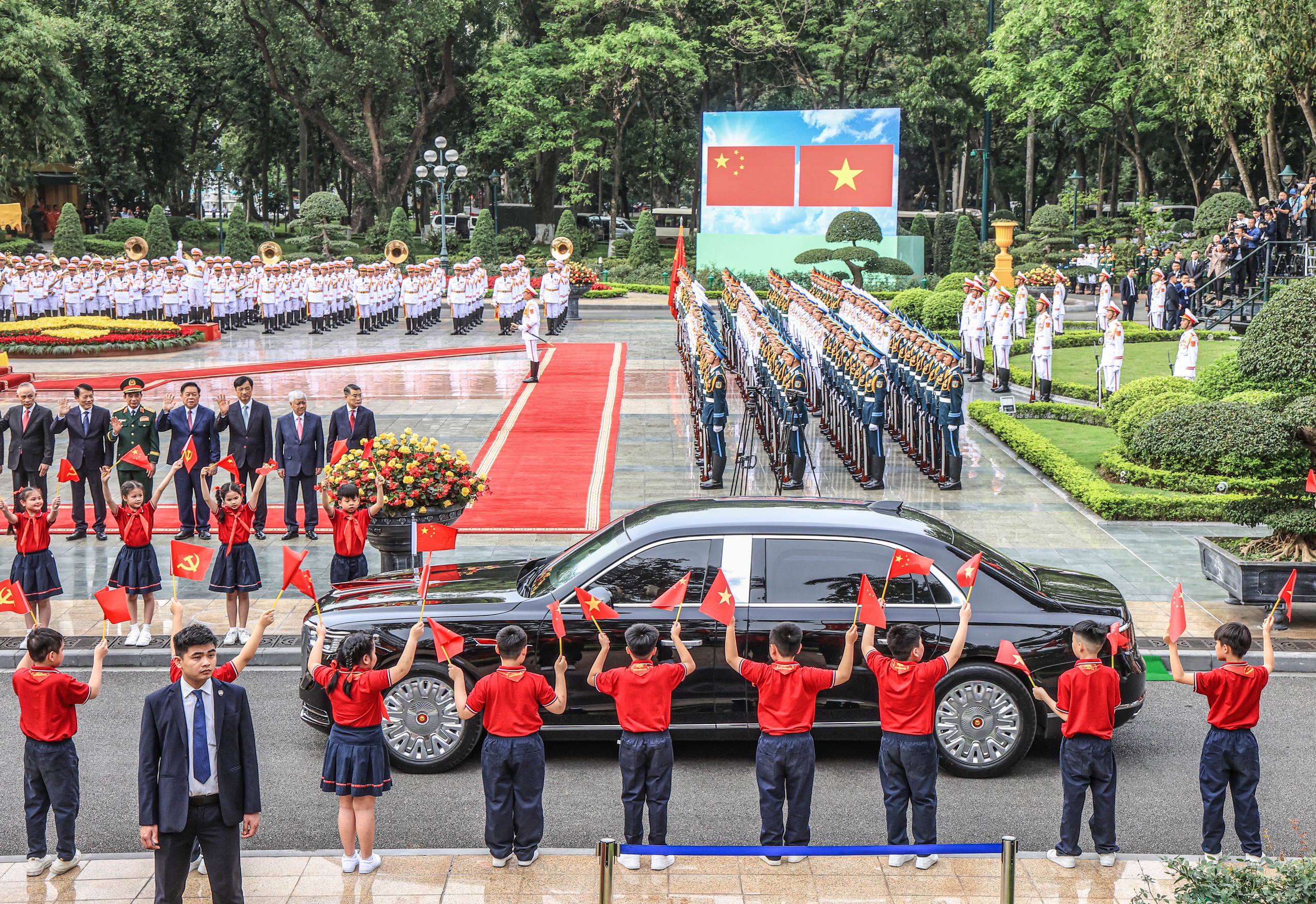 Tổng B&iacute; thư T&ocirc; L&acirc;m chủ tr&igrave; lễ đ&oacute;n Tổng B&iacute; thư, Chủ tịch Trung Quốc Tập Cận B&igrave;nh- Ảnh 1.