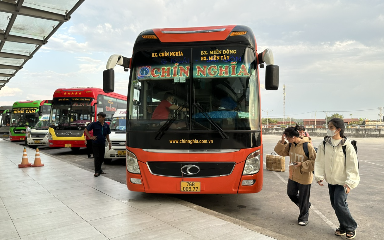 Bảo đảm trật tự, an toàn giao thông dịp nghỉ lễ 30/4 và 1/5, cao điểm du lịch hè 2025- Ảnh 2. Bộ Xây dựng chỉ đạo 'nóng' về hoạt động vận tải dịp lễ 30/4