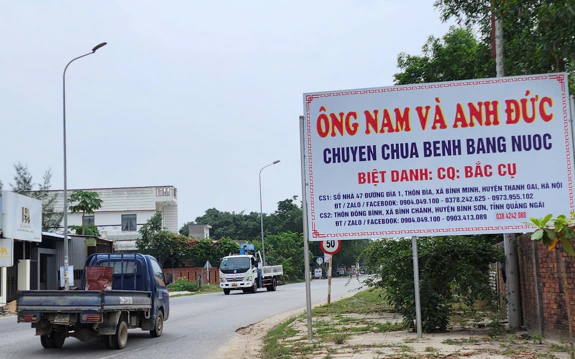 Quảng Ng&atilde;i chỉ đạo gỡ biển quảng c&aacute;o 'chữa bệnh bằng nước'