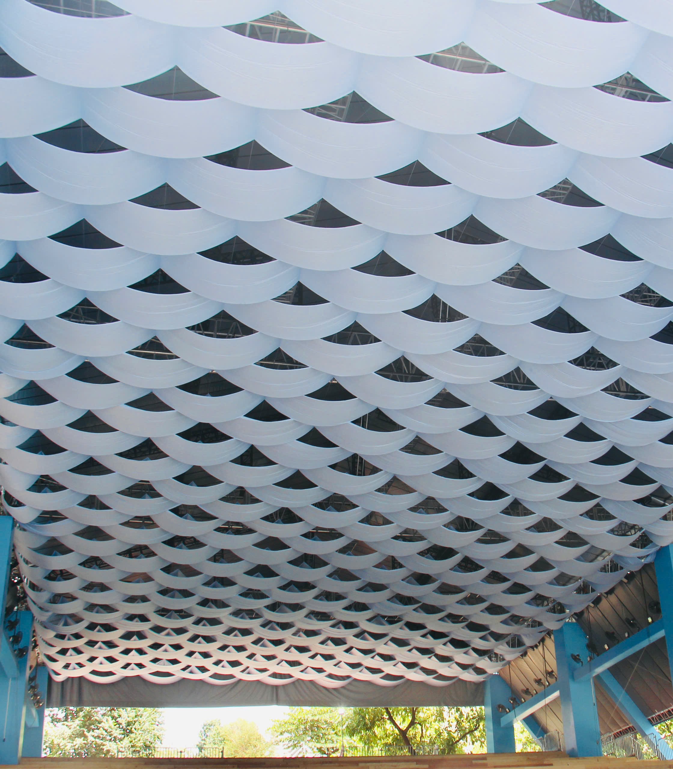 Kh&aacute;n đ&agrave;i, s&acirc;n khấu ho&agrave;nh tr&aacute;ng chuẩn bị cho lễ diễu binh 30/4 tại TP.HCM- Ảnh 9.