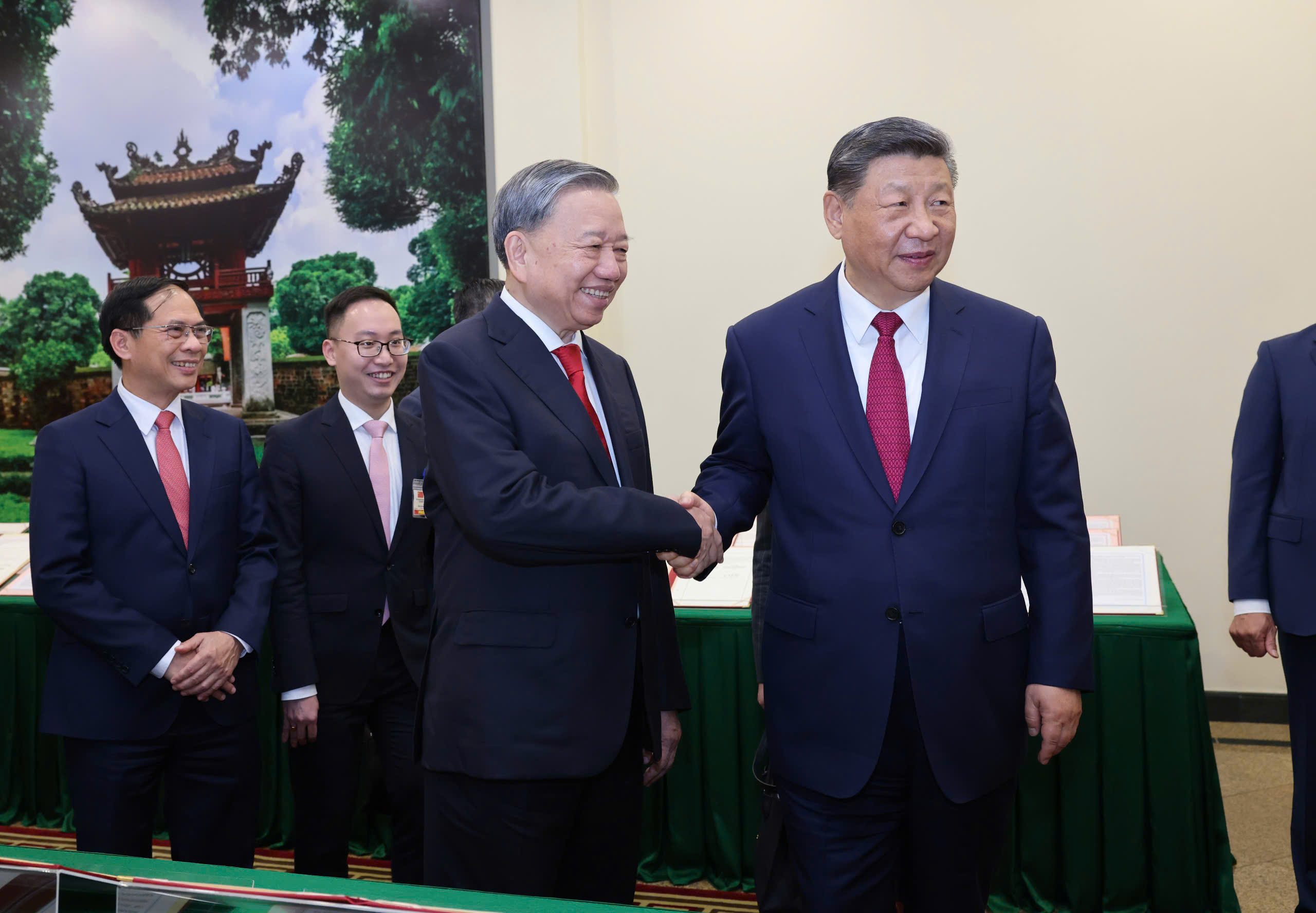 Việt Nam - Trung Quốc k&yacute; kết 7 văn kiện quan trọng lĩnh vực đường sắt v&agrave; đường bộ- Ảnh 5.