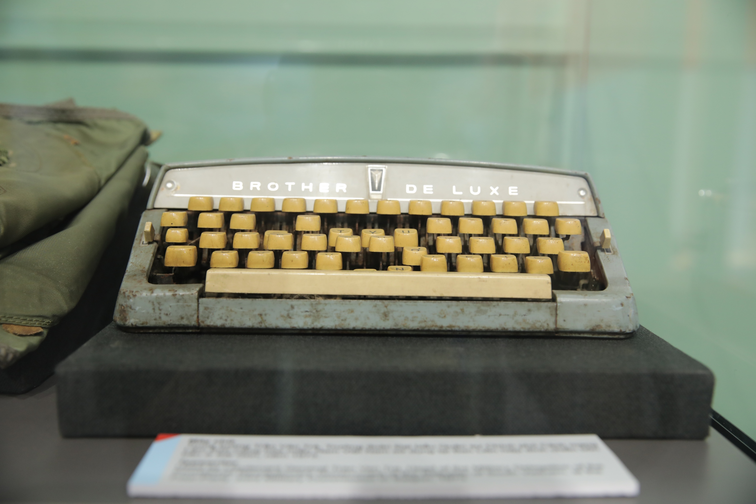 “Bản hùng ca mùa Xuân đại thắng” qua những hình ảnh, hiện vật quý- Ảnh 6. “Bản hùng ca mùa Xuân đại thắng” qua những hình ảnh, hiện vật quý- Ảnh 6.