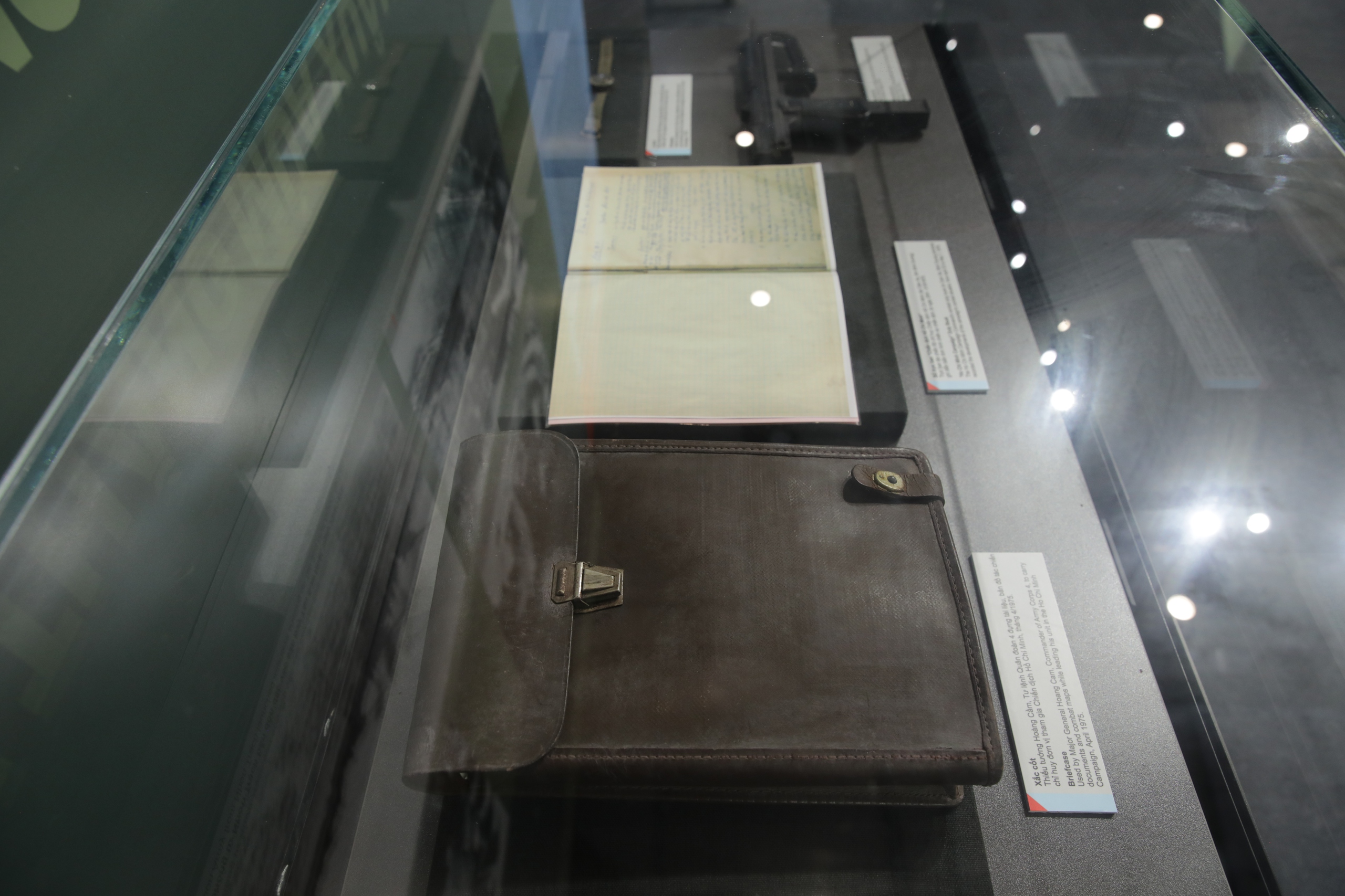 “Bản hùng ca mùa Xuân đại thắng” qua những hình ảnh, hiện vật quý- Ảnh 9. “Bản hùng ca mùa Xuân đại thắng” qua những hình ảnh, hiện vật quý- Ảnh 9.