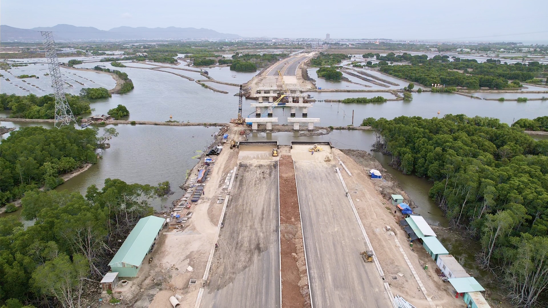 Sắp khánh thành đường 994 đoạn Long Sơn - QL51: Thúc đẩy giao thương, kết nối du lịch biển- Ảnh 10. Sắp khánh thành đường 994 đoạn Long Sơn - QL51: Thúc đẩy giao thương, kết nối du lịch biển- Ảnh 10.