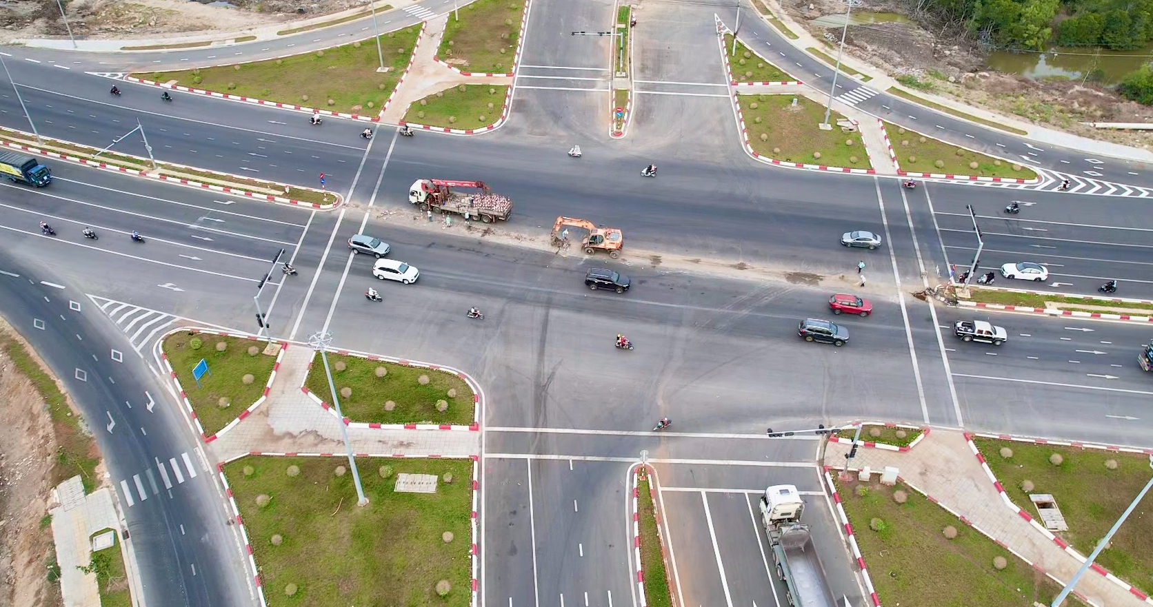 Sắp khánh thành đường 994 đoạn Long Sơn - QL51: Thúc đẩy giao thương, kết nối du lịch biển- Ảnh 5. Sắp khánh thành đường 994 đoạn Long Sơn - QL51: Thúc đẩy giao thương, kết nối du lịch biển- Ảnh 5.