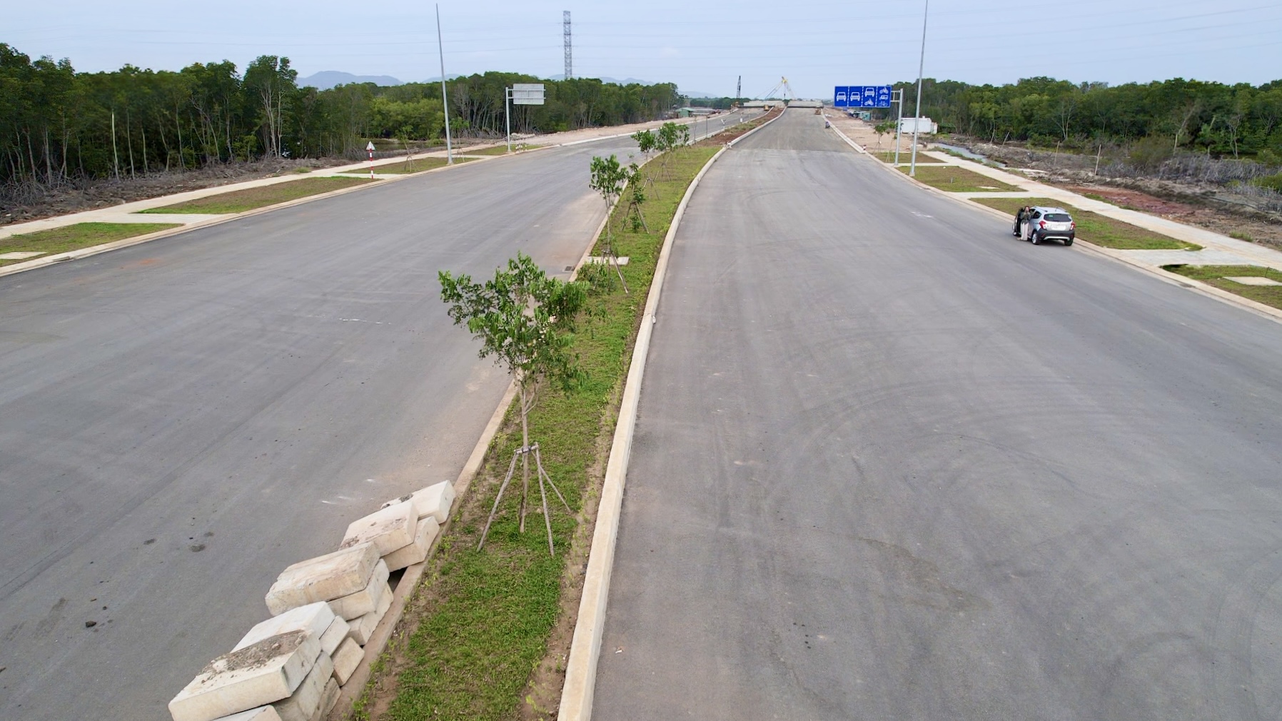 Sắp khánh thành đường 994 đoạn Long Sơn - QL51: Thúc đẩy giao thương, kết nối du lịch biển- Ảnh 4. Sắp khánh thành đường 994 đoạn Long Sơn - QL51: Thúc đẩy giao thương, kết nối du lịch biển- Ảnh 4.