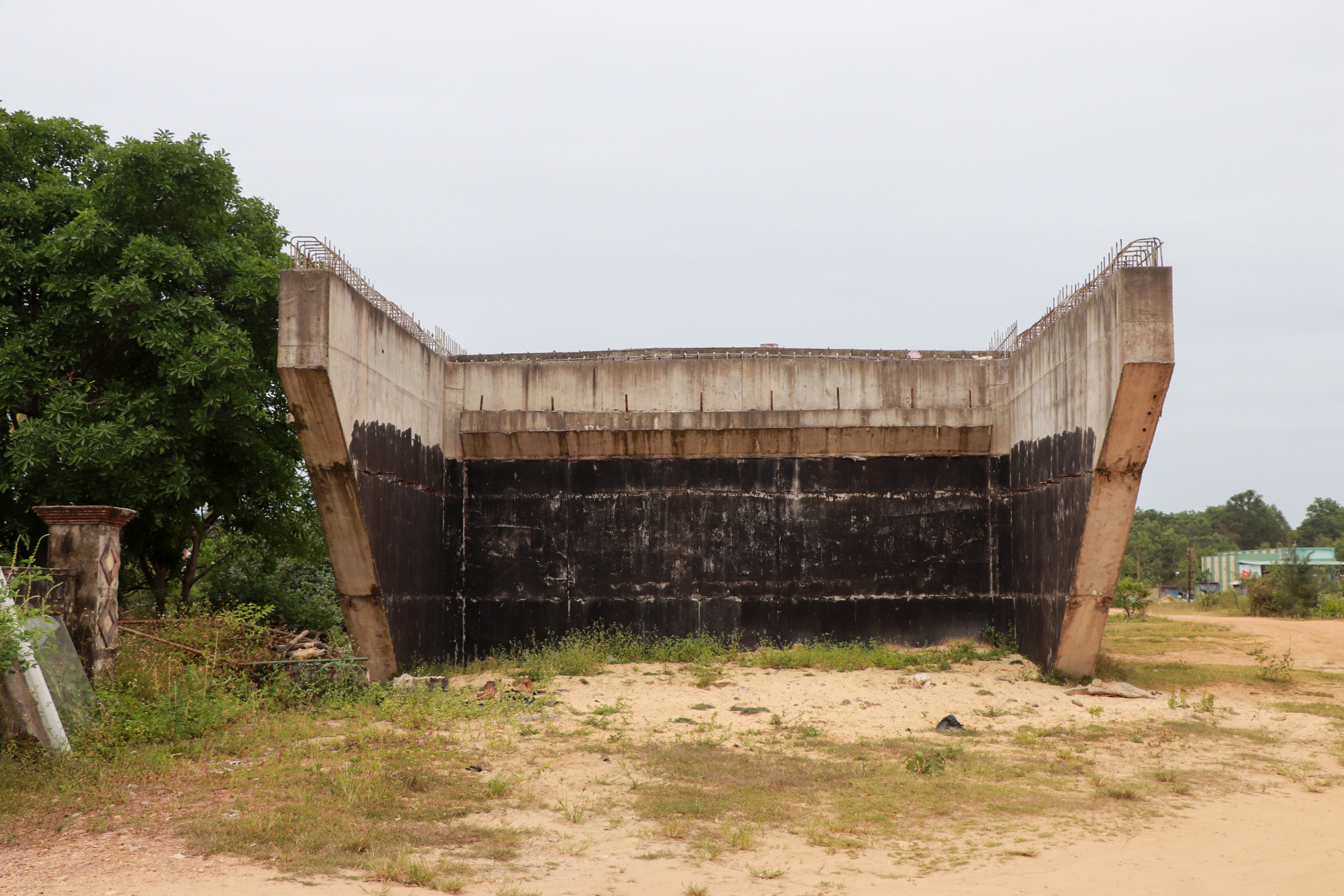 Cầu 220 tỷ dang dở sau 6 năm thi công, Quảng Nam yêu cầu làm rõ trách nhiệm- Ảnh 2. Cầu 220 tỷ dang dở sau 6 năm thi công, Quảng Nam yêu cầu làm rõ trách nhiệm- Ảnh 2.