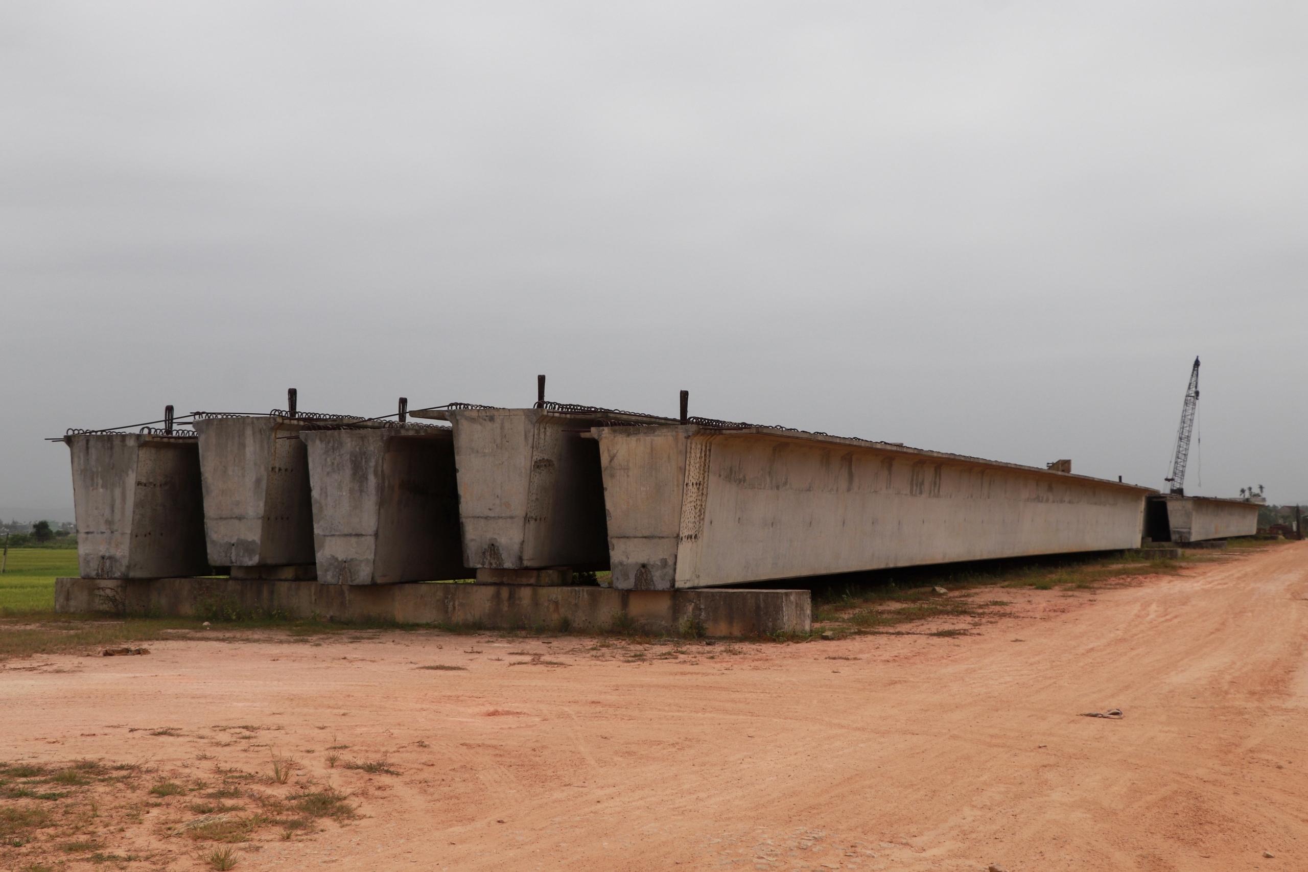 Cầu 220 tỷ dang dở sau 6 năm thi công, Quảng Nam yêu cầu làm rõ trách nhiệm- Ảnh 3. Cầu 220 tỷ dang dở sau 6 năm thi công, Quảng Nam yêu cầu làm rõ trách nhiệm- Ảnh 3.