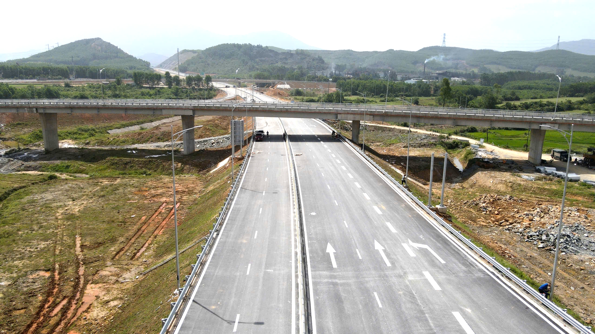 Cận cảnh nút giao cao tốc kết nối Khu kinh tế Vũng Áng sắp thông xe- Ảnh 6. Cận cảnh nút giao cao tốc kết nối Khu kinh tế Vũng Áng sắp thông xe- Ảnh 6.