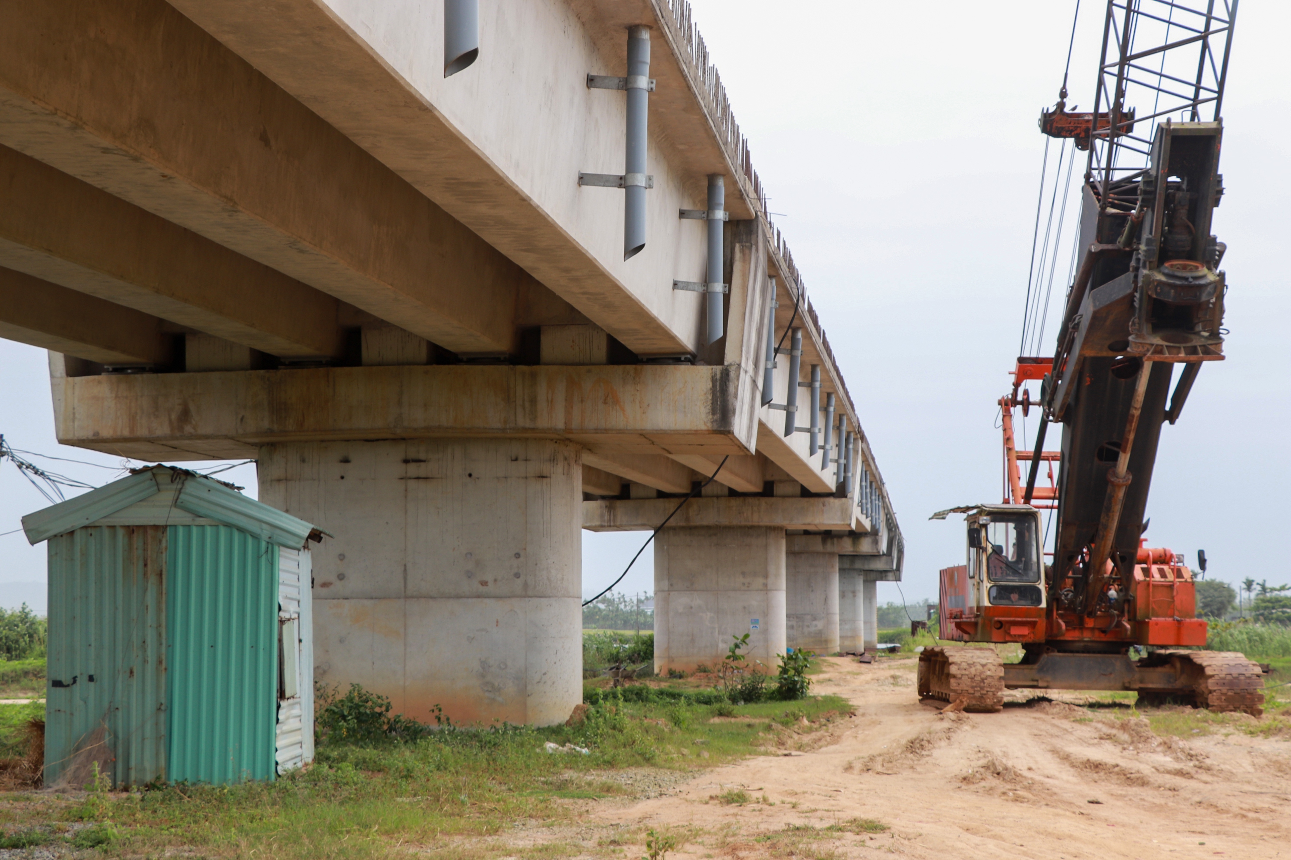 Cầu 220 tỷ dang dở sau 6 năm thi công, Quảng Nam yêu cầu làm rõ trách nhiệm- Ảnh 5. Cầu 220 tỷ dang dở sau 6 năm thi công, Quảng Nam yêu cầu làm rõ trách nhiệm- Ảnh 5.