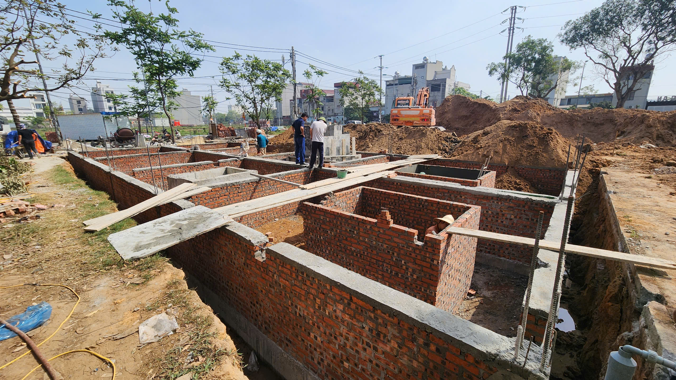 Vui vẻ nhường đất, người d&acirc;n nhộn nhịp x&acirc;y nh&agrave; b&ecirc;n đường V&agrave;nh đai 4 qua Bắc Ninh- Ảnh 1.