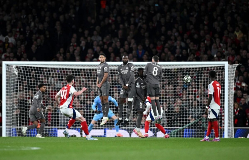 Bị phản ứng dữ dội, UEFA xem x&eacute;t sửa luật Champions League- Ảnh 1.