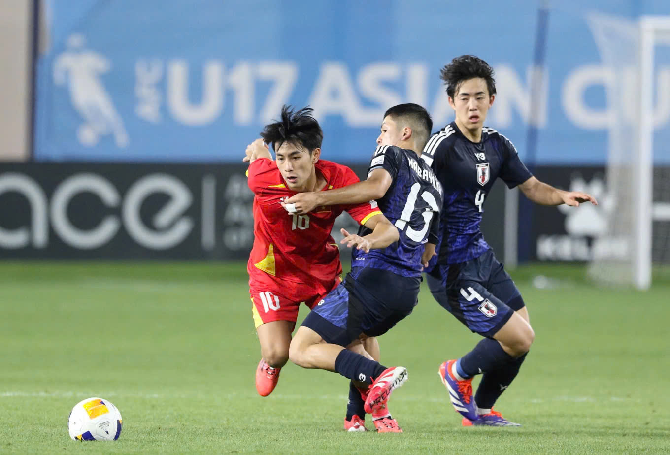 Bầu Đức ra quyết định, sao U17 Việt Nam c&oacute; điều m&agrave; nhiều đồng đội phải ao ước- Ảnh 1.