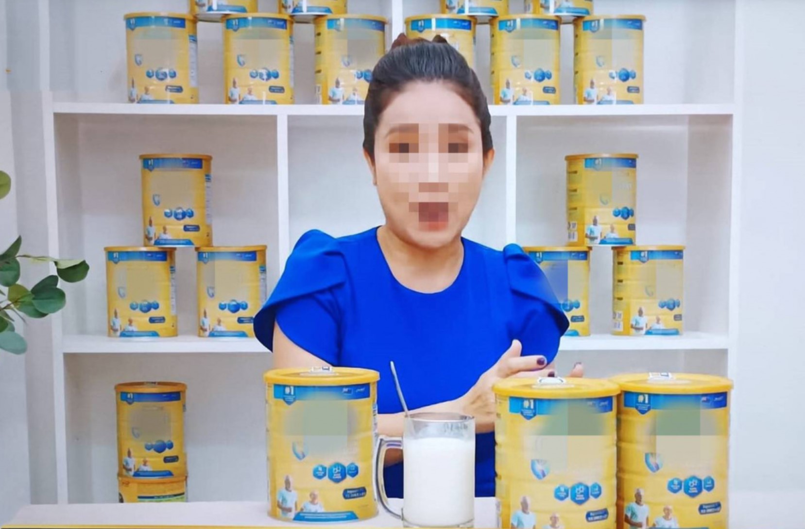 Bộ Y tế y&ecirc;u cầu xử l&yacute; nghi&ecirc;m người nổi tiếng quảng c&aacute;o sản phẩm vi phạm- Ảnh 1.