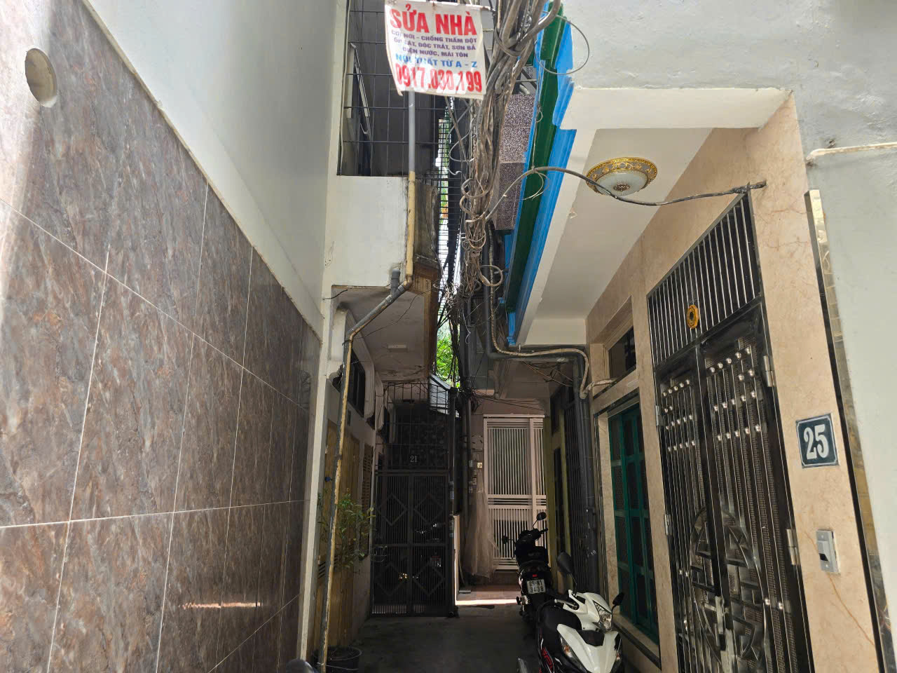 Cần mở lối tho&aacute;t hiểm khẩn cấp để đảm bảo PCCC- Ảnh 2.