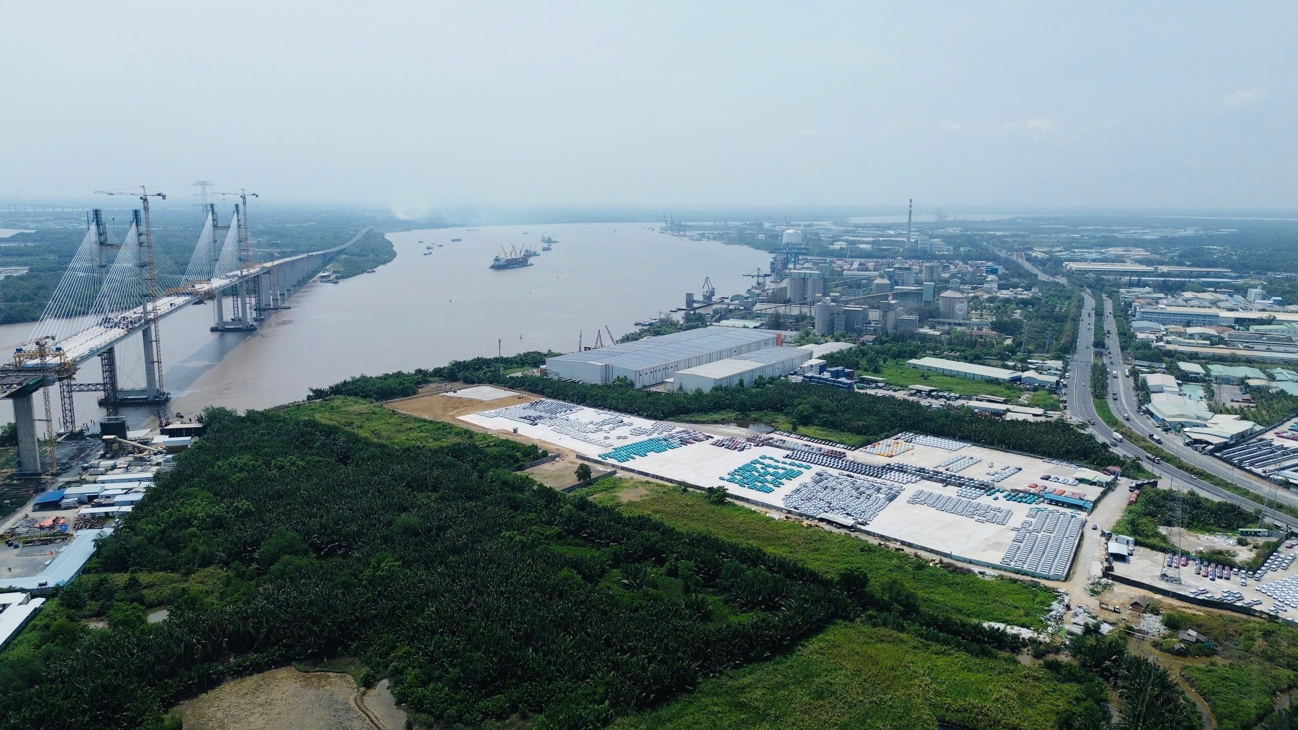 Ngắm "dải lụa" vắt qua miền ngoại ô TP.HCM sắp thông xe kỹ thuật- Ảnh 14. Ngắm "dải lụa" vắt qua miền ngoại ô TP.HCM sắp thông xe kỹ thuật- Ảnh 14.