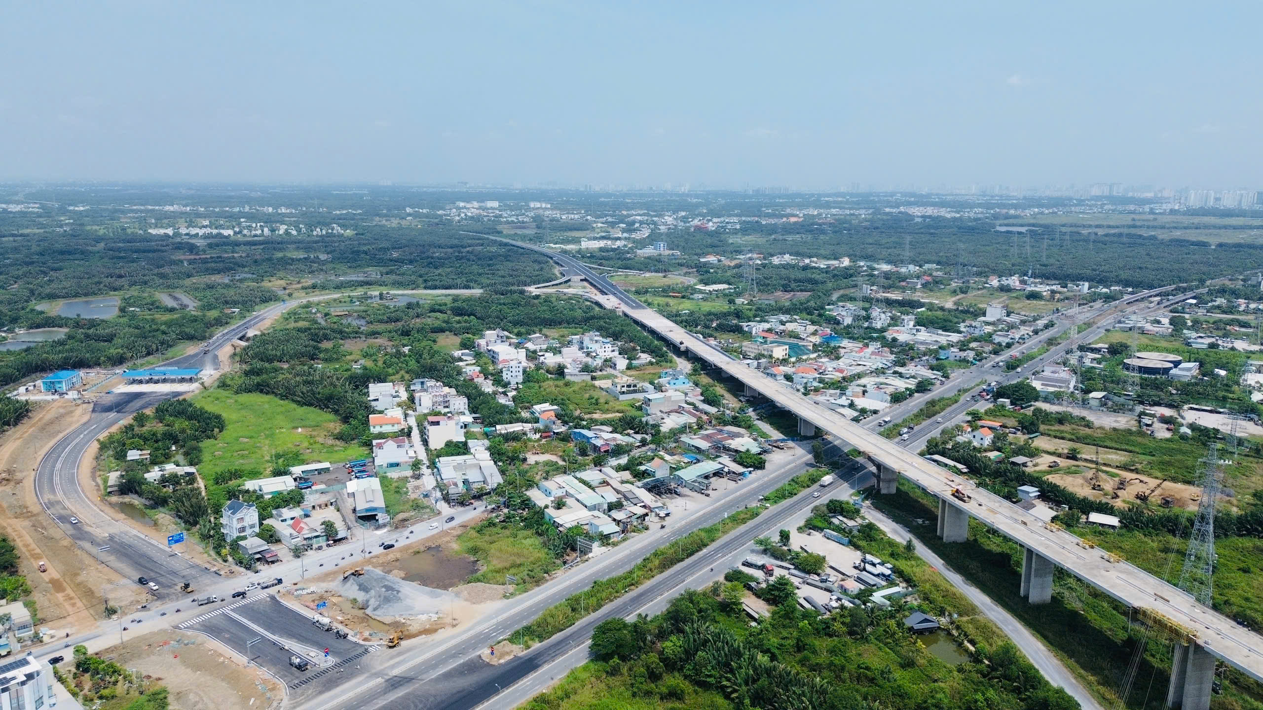 Ngắm "dải lụa" vắt qua miền ngoại ô TP.HCM sắp thông xe kỹ thuật- Ảnh 13. Ngắm "dải lụa" vắt qua miền ngoại ô TP.HCM sắp thông xe kỹ thuật- Ảnh 13.