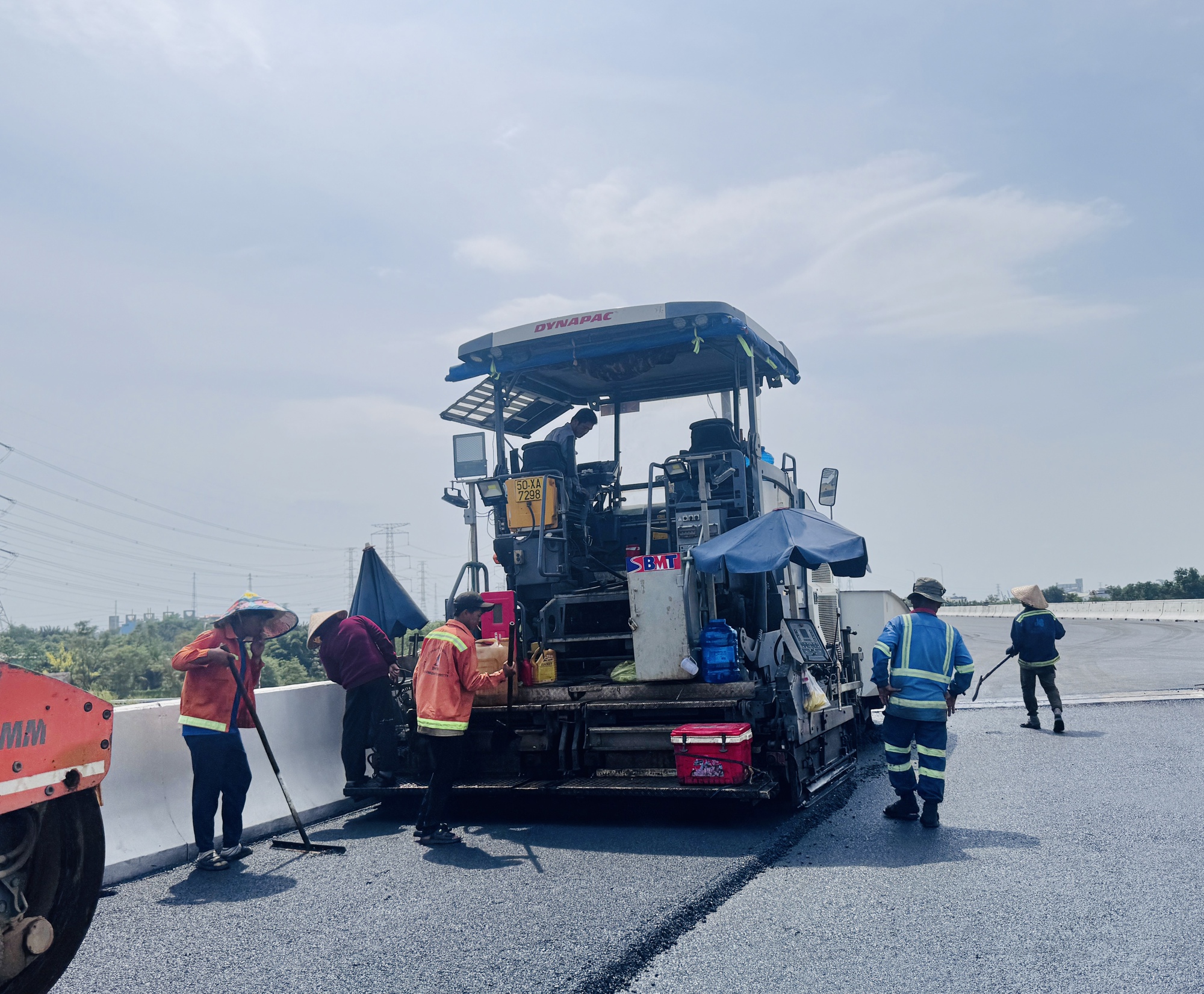 Ngắm "dải lụa" vắt qua miền ngoại ô TP.HCM sắp thông xe kỹ thuật- Ảnh 4. Ngắm "dải lụa" vắt qua miền ngoại ô TP.HCM sắp thông xe kỹ thuật- Ảnh 4.