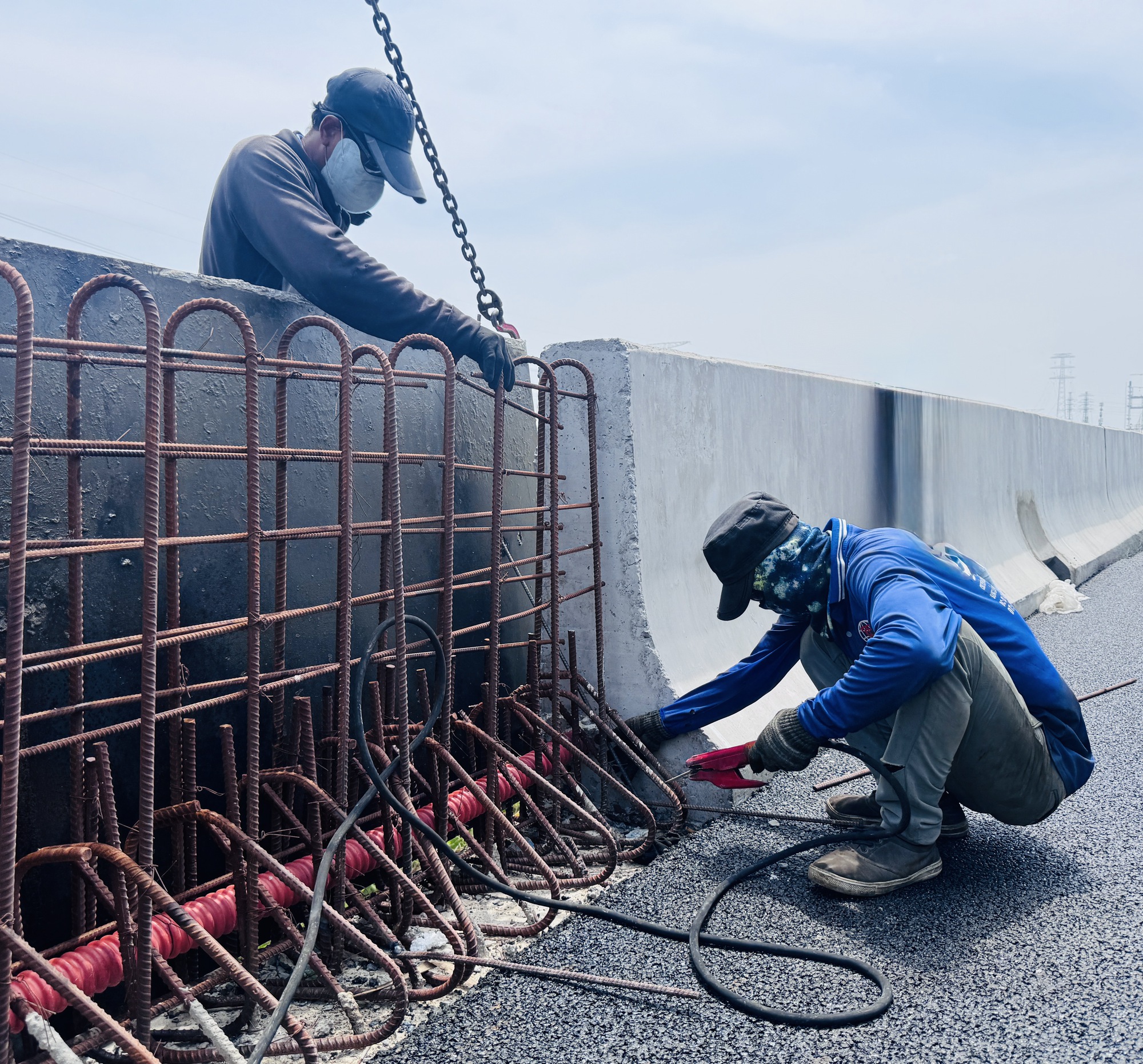 Ngắm "dải lụa" vắt qua miền ngoại ô TP.HCM sắp thông xe kỹ thuật- Ảnh 8. Ngắm "dải lụa" vắt qua miền ngoại ô TP.HCM sắp thông xe kỹ thuật- Ảnh 8.