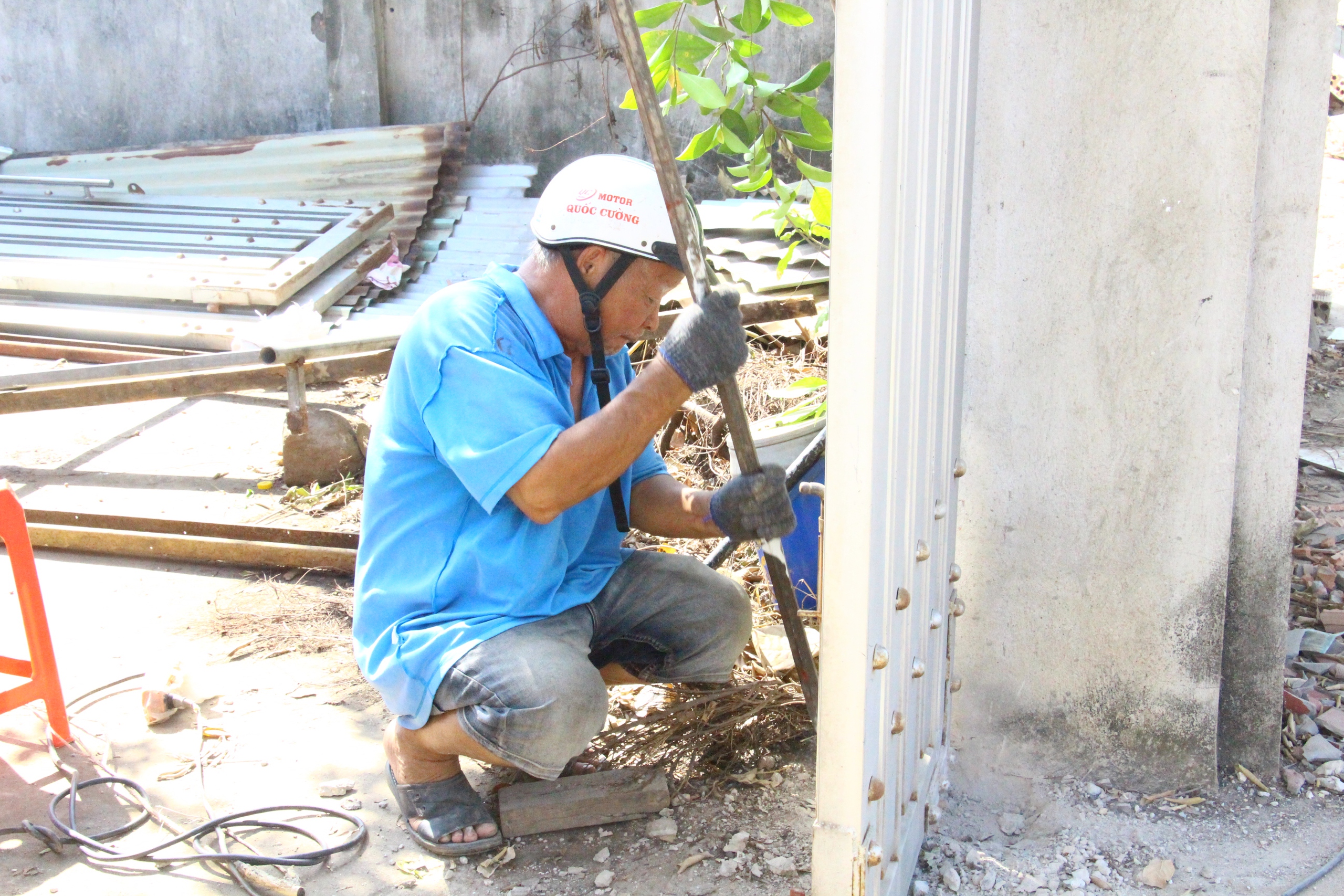 Người dân tất bật ngày đêm tháo dỡ nhà, bàn giao mặt bằng sạch làm cao tốc Biên Hoà- Ảnh 7. Người dân tất bật ngày đêm tháo dỡ nhà, bàn giao mặt bằng sạch làm cao tốc Biên Hoà- Ảnh 7.