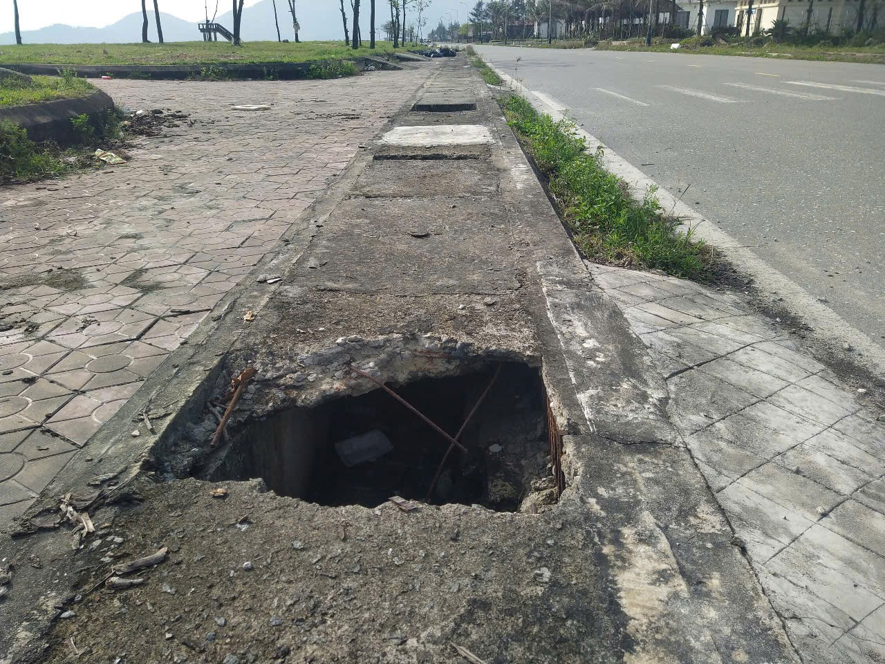 H&agrave; Tĩnh: R&aacute;c bủa v&acirc;y, hạ tầng xuống cấp ở điểm du lịch biển Xu&acirc;n Hải- Ảnh 3.