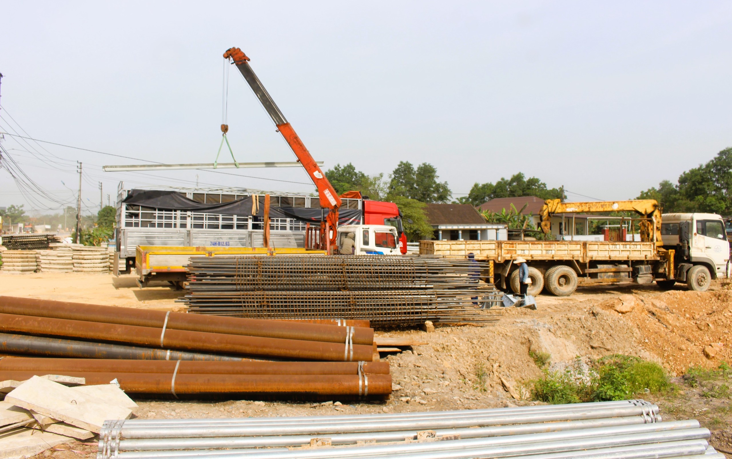 C&oacute; mặt bằng, nh&agrave; thầu bứt ph&aacute; tiến độ 3 n&uacute;t giao, cầu vượt cao tốc Vạn Ninh - Cam Lộ- Ảnh 7.