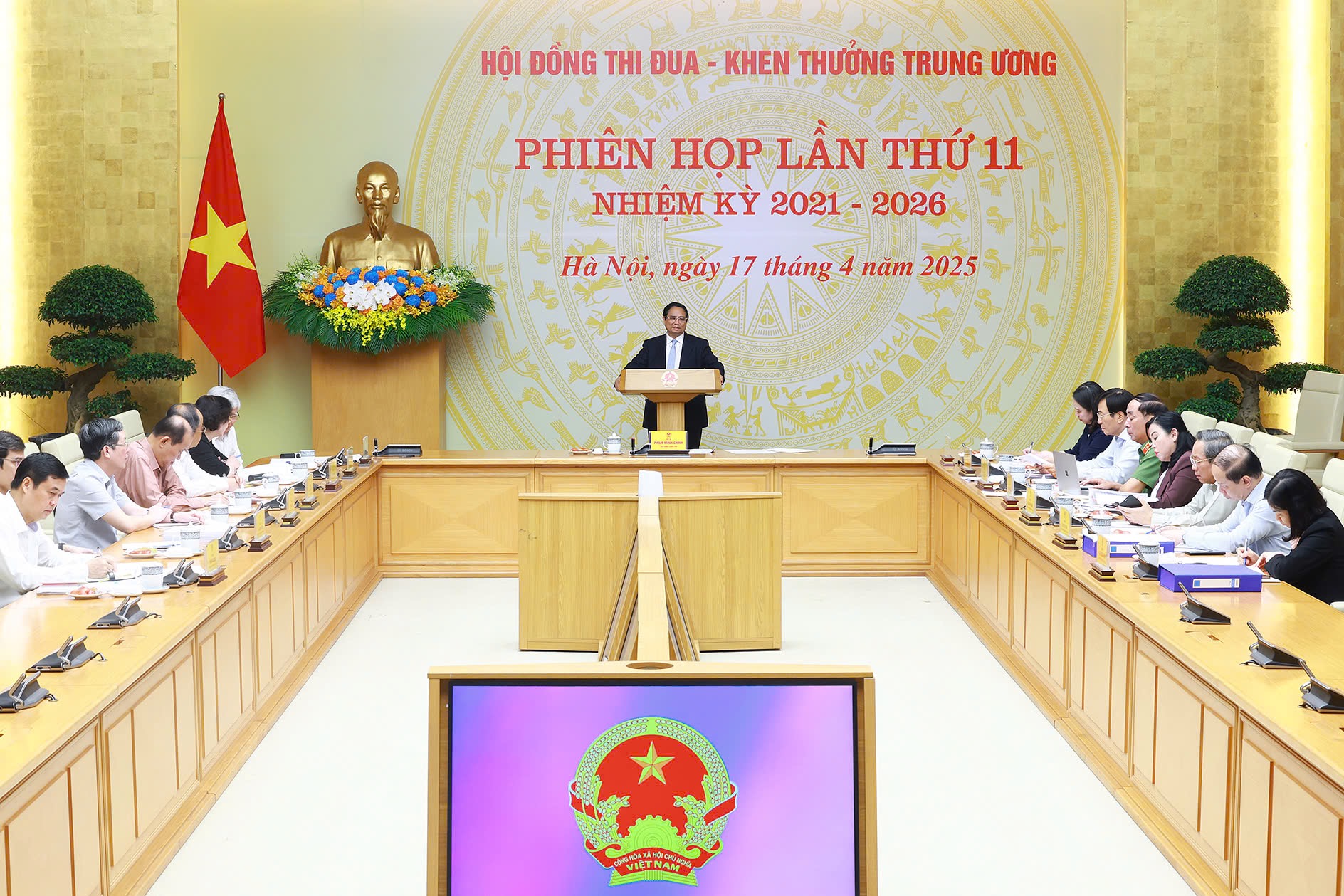 Thủ tướng: Khen thưởng phải đi đ&ocirc;i với nh&acirc;n rộng điển h&igrave;nh ti&ecirc;n tiến- Ảnh 2.