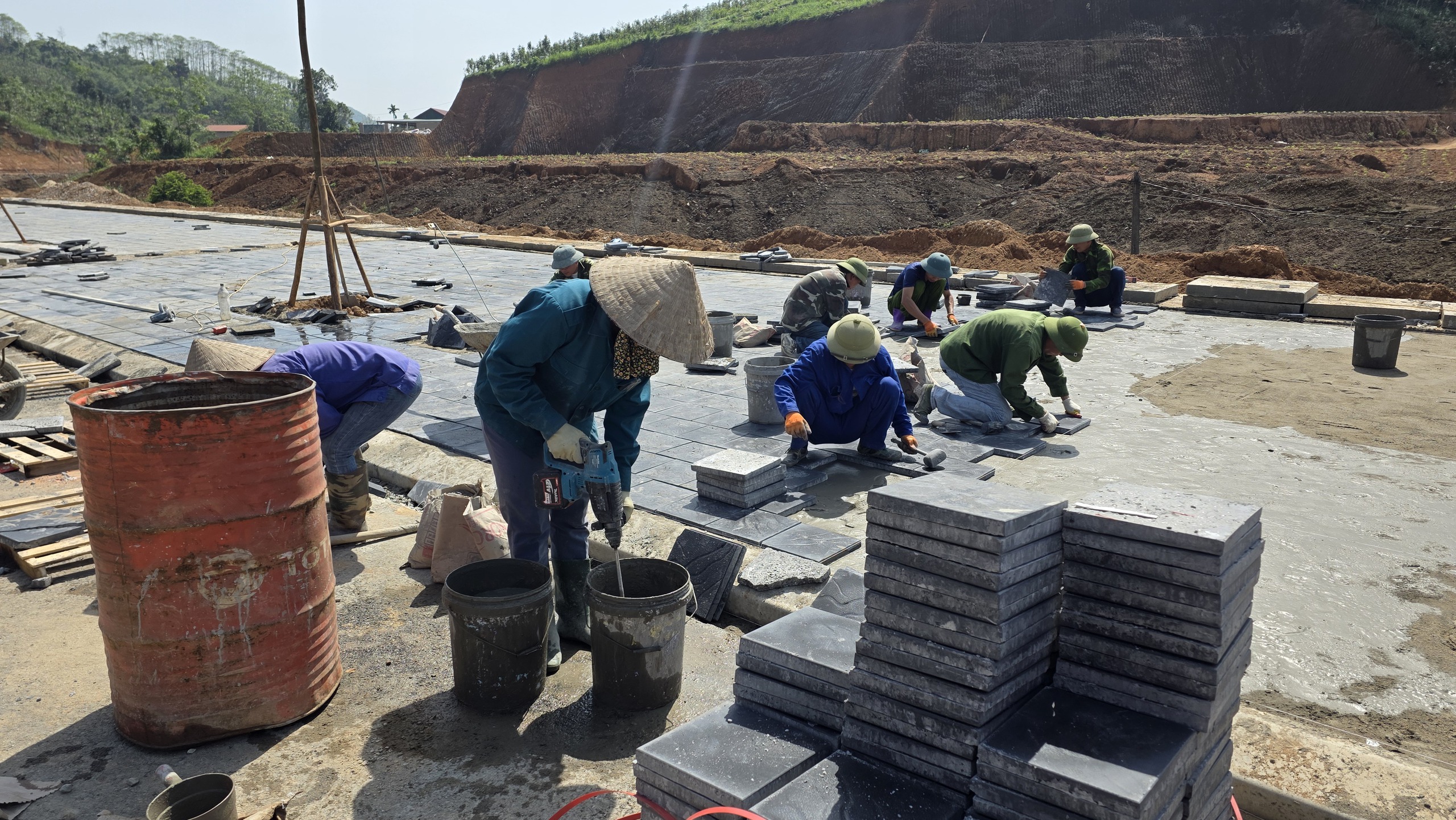 H&igrave;nh h&agrave;i tuyến đường gần 300 tỷ đồng ở Y&ecirc;n B&aacute;i sắp về đ&iacute;ch- Ảnh 8.