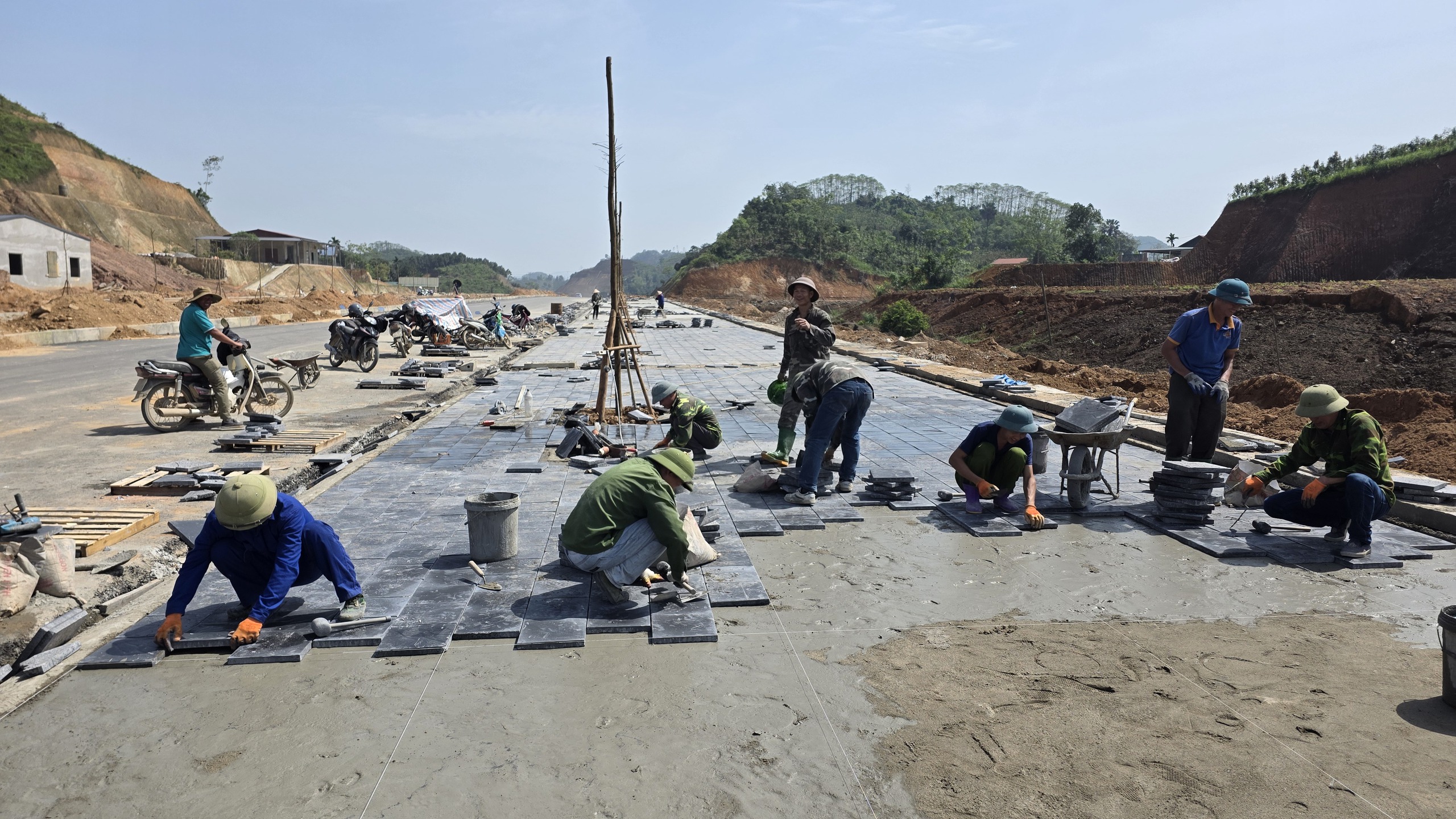 H&igrave;nh h&agrave;i tuyến đường gần 300 tỷ đồng ở Y&ecirc;n B&aacute;i sắp về đ&iacute;ch- Ảnh 7.