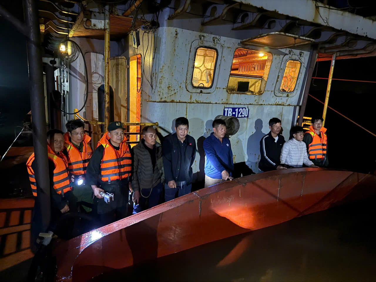 Nam Định bắt giữ 7 phương tiện vận chuyển khai th&aacute;c c&aacute;t tr&aacute;i ph&eacute;p- Ảnh 1.