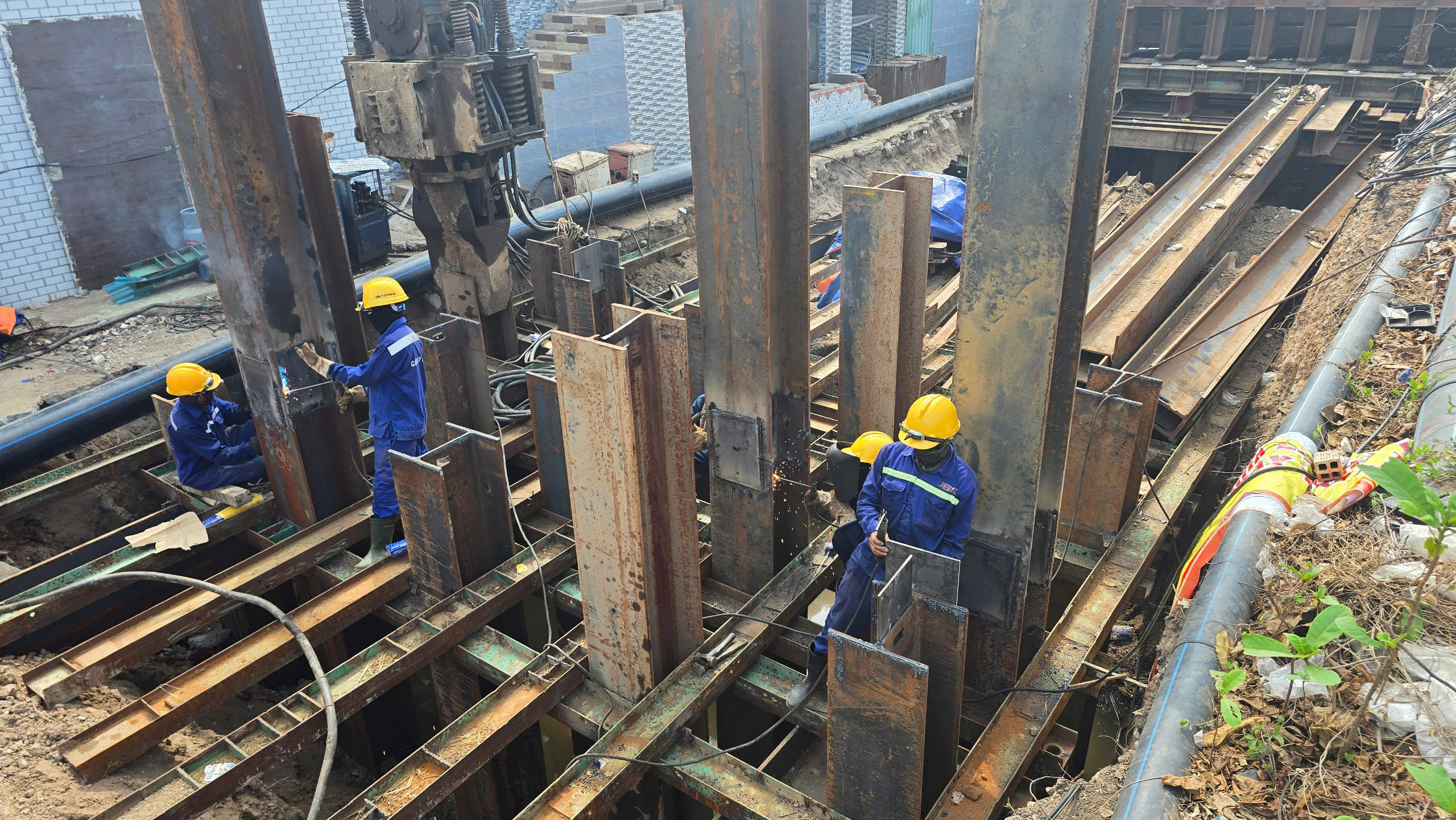 Vướng mặt bằng, vẫn quyết t&acirc;m th&ocirc;ng xe cầu tạm &Ocirc; M&ocirc;n dịp 1/5- Ảnh 9.