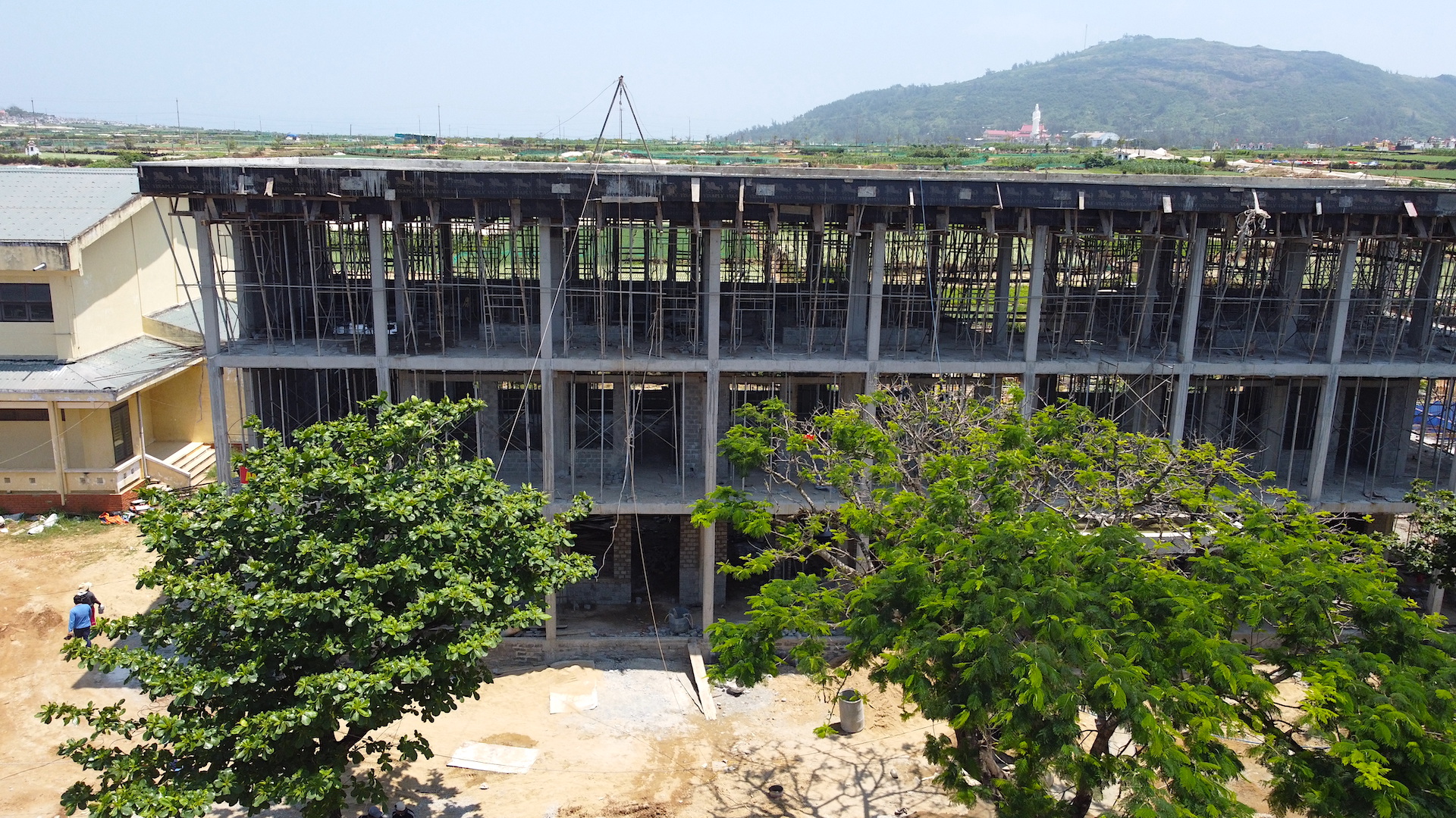 Chủ động gỡ vướng mặt bằng để thi c&ocirc;ng trường học lớn nhất L&yacute; Sơn- Ảnh 3.