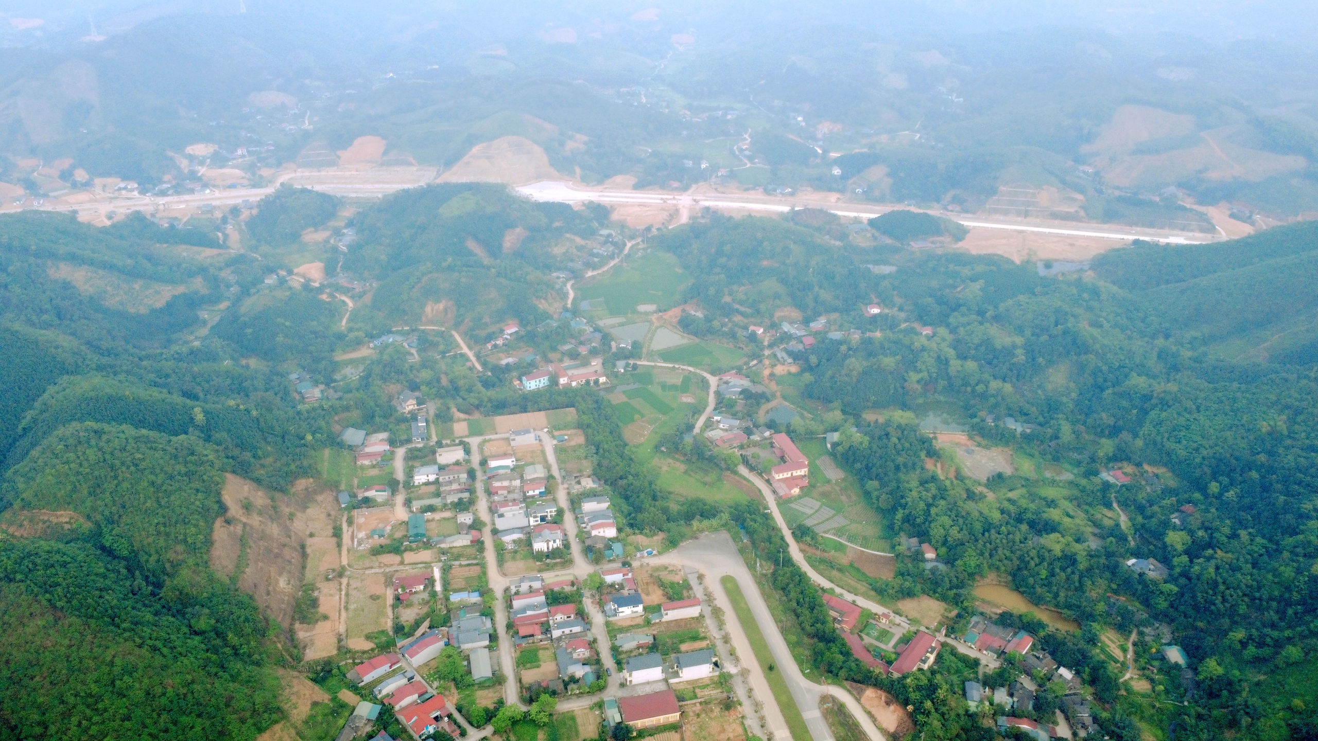 H&igrave;nh h&agrave;i tuyến đường gần 300 tỷ đồng ở Y&ecirc;n B&aacute;i sắp về đ&iacute;ch- Ảnh 19.