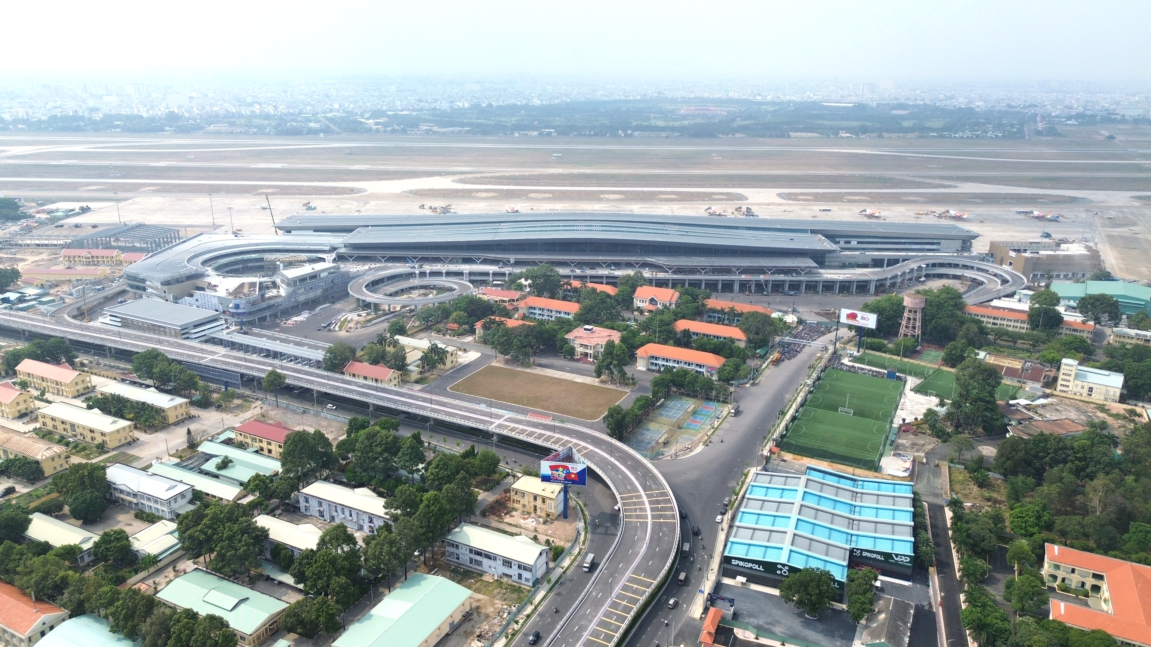 Nhà ga T3 sân bay Tân Sơn Nhất "mở hàng" chuyến bay đầu tiên với hơn 100 hành khách- Ảnh 16. Nhà ga T3 sân bay Tân Sơn Nhất "mở hàng" chuyến bay đầu tiên với hơn 100 hành khách- Ảnh 16.