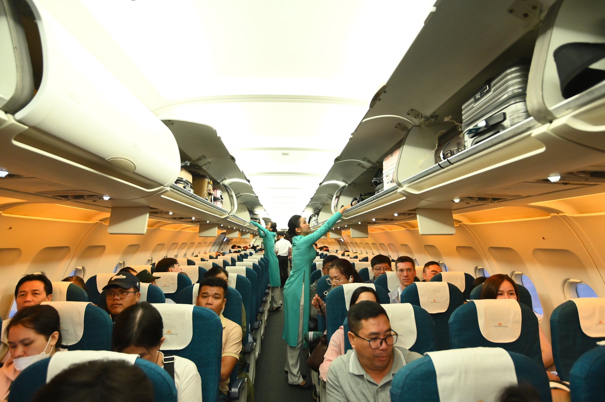 Nhà ga T3 sân bay Tân Sơn Nhất "mở hàng" chuyến bay đầu tiên với hơn 100 hành khách- Ảnh 15. Nhà ga T3 sân bay Tân Sơn Nhất "mở hàng" chuyến bay đầu tiên với hơn 100 hành khách- Ảnh 15.