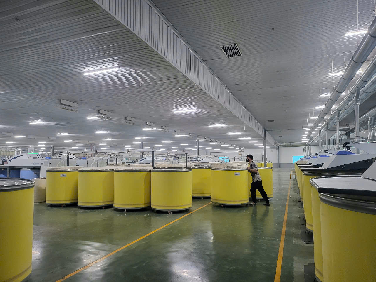 Ng&agrave;nh dệt may "d&ugrave;ng" 90 ng&agrave;y v&agrave;ng ho&atilde;n thuế để t&aacute;i cấu tr&uacute;c sản xuất - Ảnh 1.