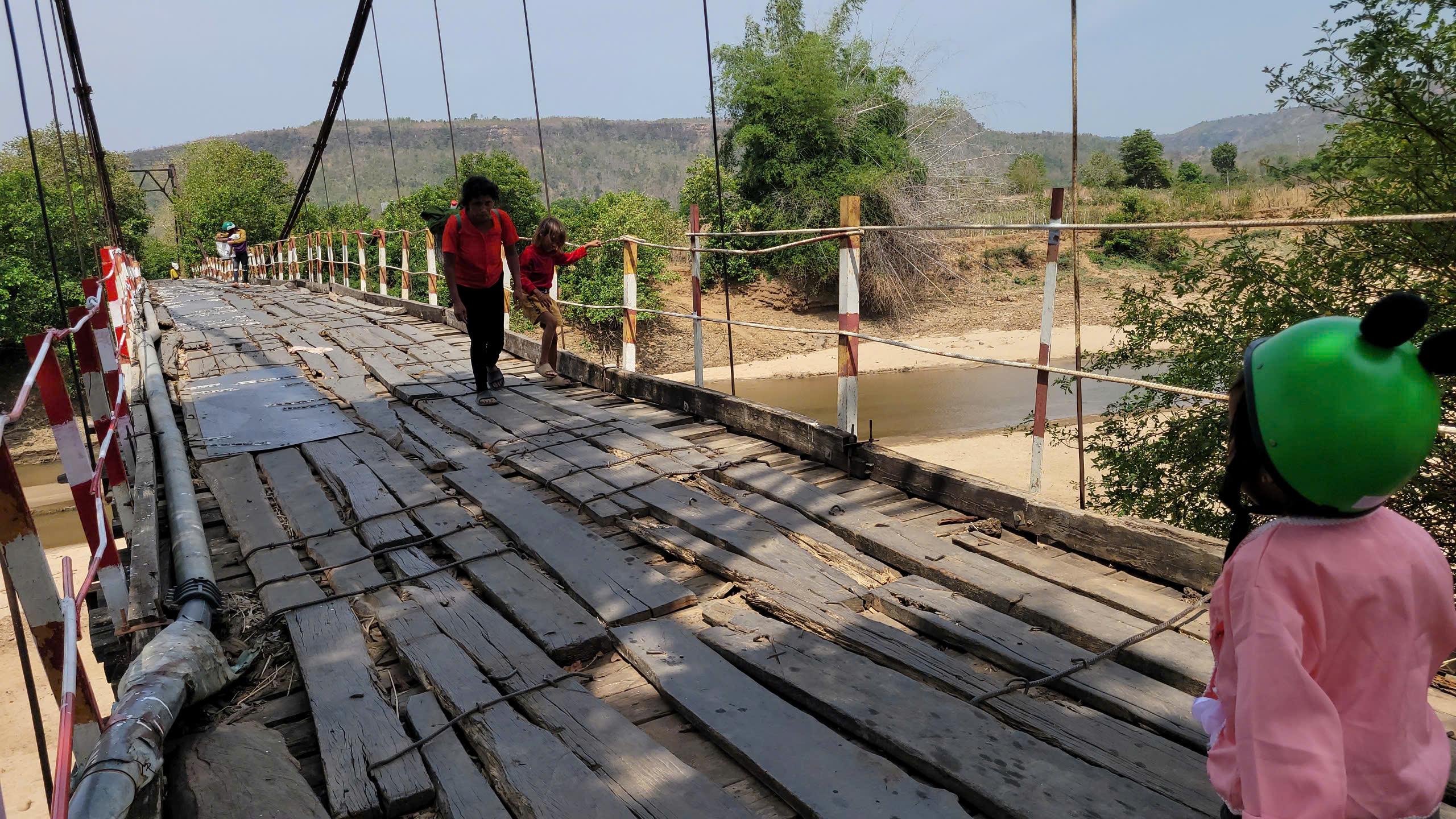 Người d&acirc;n bất an trước loạt cầu treo g&atilde;y nứt, xuống cấp nghi&ecirc;m trọng ở Gia Lai- Ảnh 6.