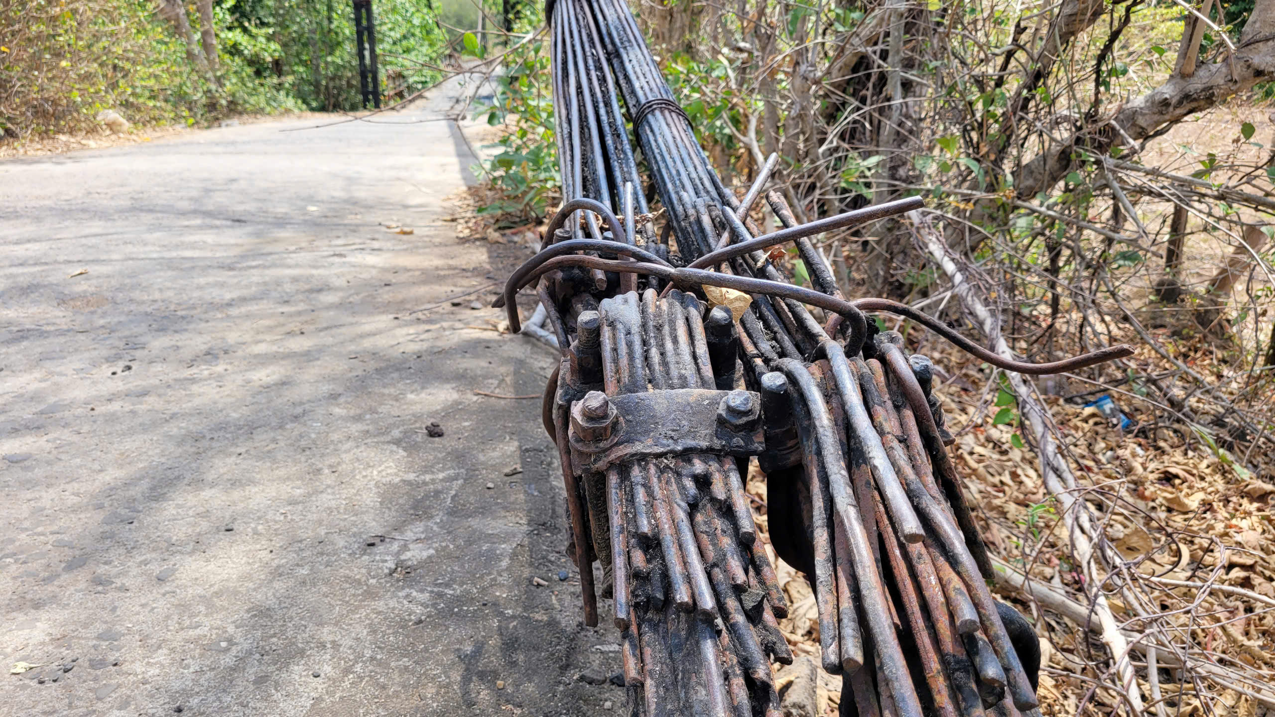 Người d&acirc;n bất an trước loạt cầu treo g&atilde;y nứt, xuống cấp nghi&ecirc;m trọng ở Gia Lai- Ảnh 3.