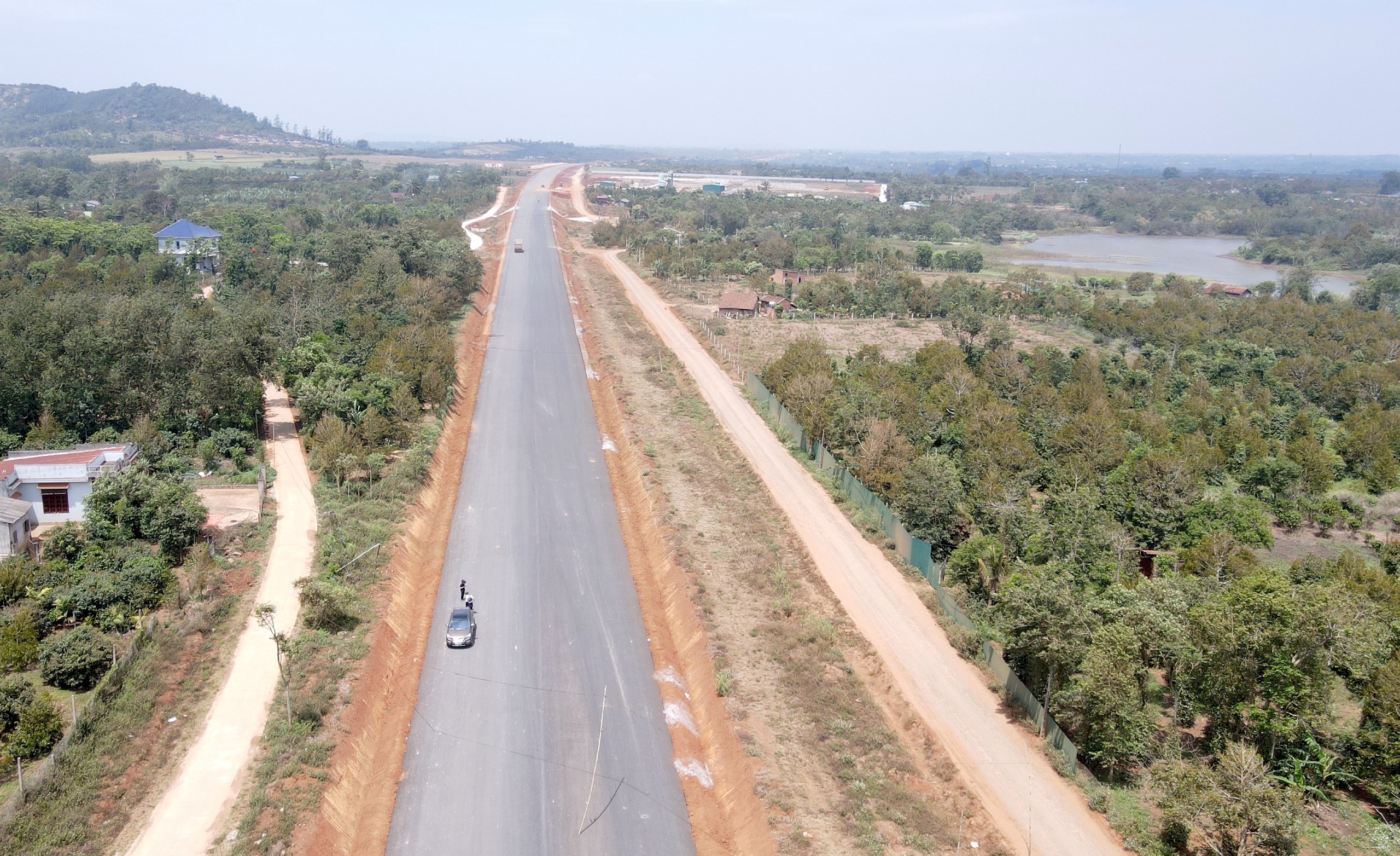 Cao tốc Kh&aacute;nh H&ograve;a - Bu&ocirc;n Ma Thuột: D&acirc;y điện d&acirc;n sinh chưa di dời, cản tiến độ thi c&ocirc;ng- Ảnh 11.