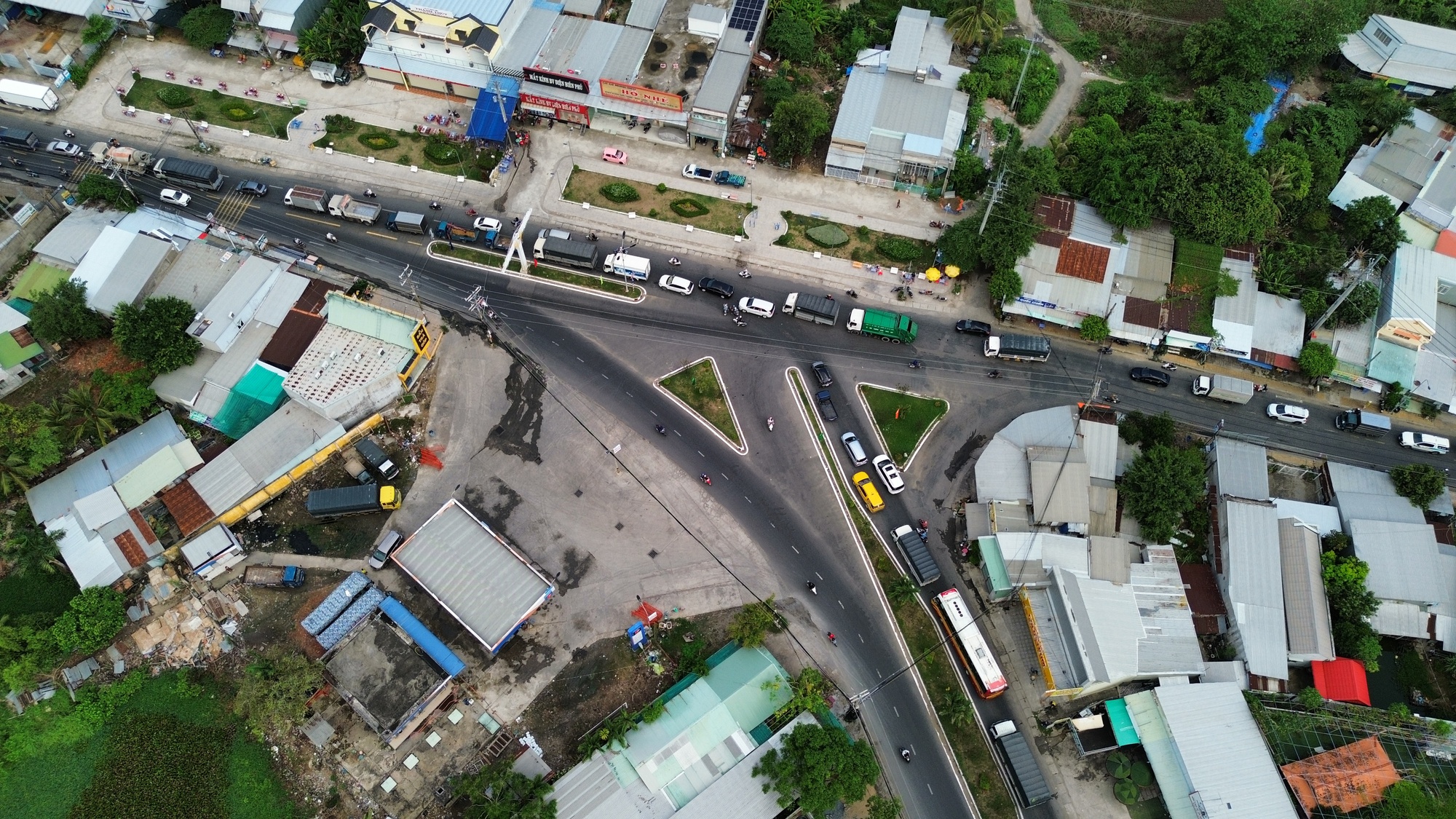 An Giang: Tai nạn giao th&ocirc;ng chết người g&acirc;y kẹt xe k&eacute;o d&agrave;i tr&ecirc;n QL91- Ảnh 2.