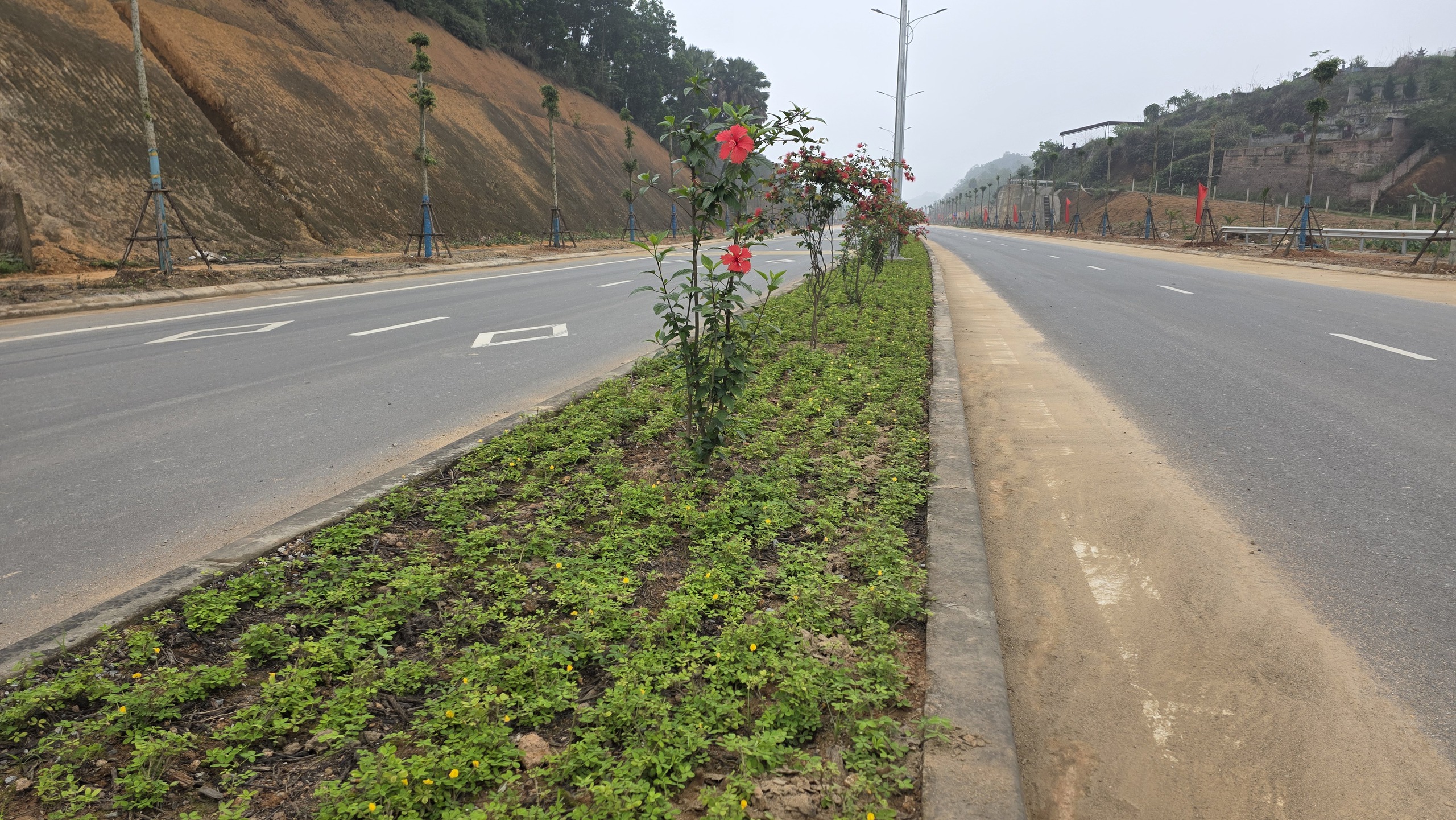 To&agrave;n cảnh đường nối QL37, QL32C với cao tốc Nội B&agrave;i - L&agrave;o Cai trước ng&agrave;y kh&aacute;nh th&agrave;nh- Ảnh 5.