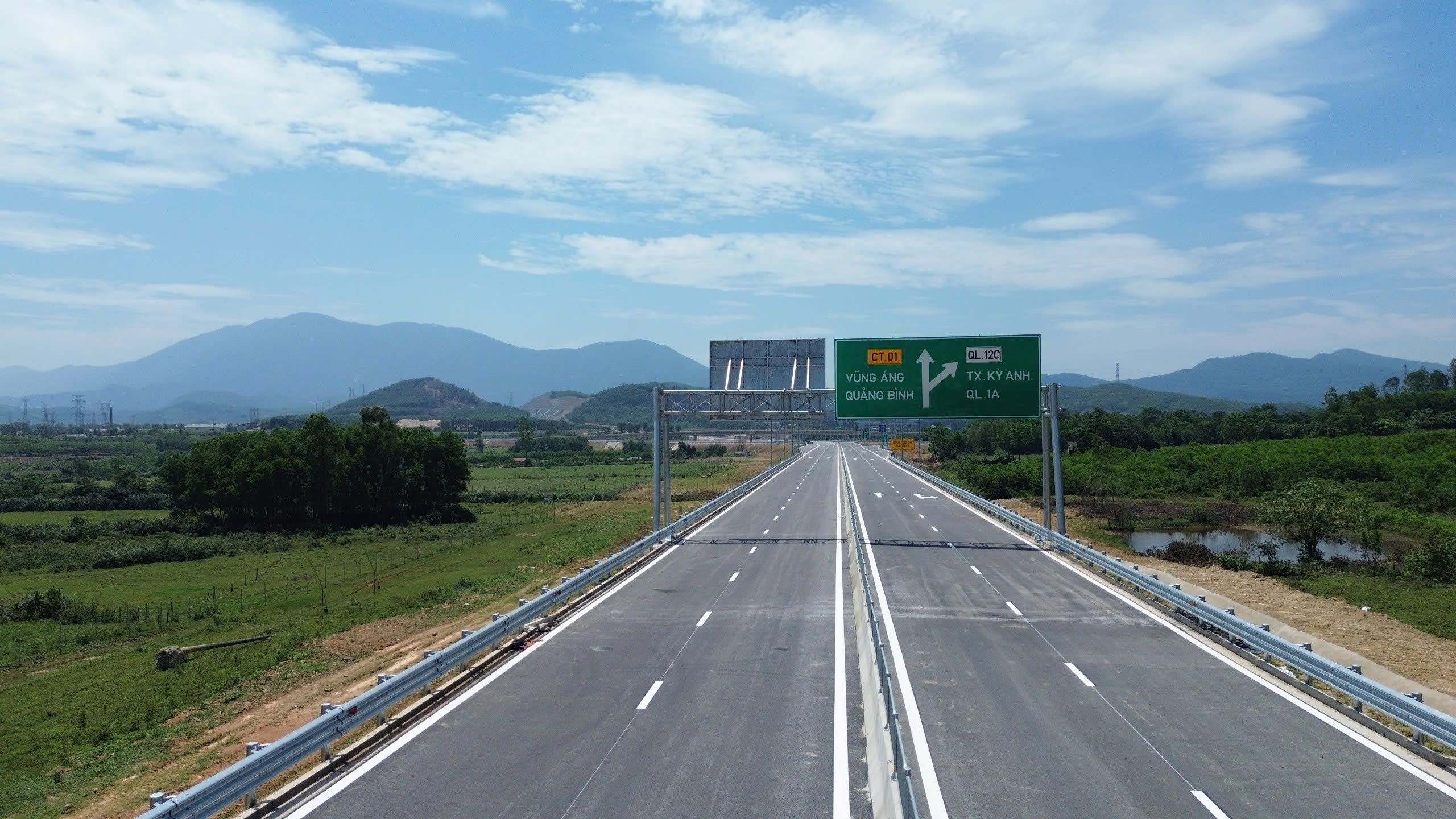 4 dự &aacute;n th&agrave;nh phần cao tốc Bắc - Nam giai đoạn 2 th&ocirc;ng xe, phương tiện di chuyển thế n&agrave;o?- Ảnh 1.