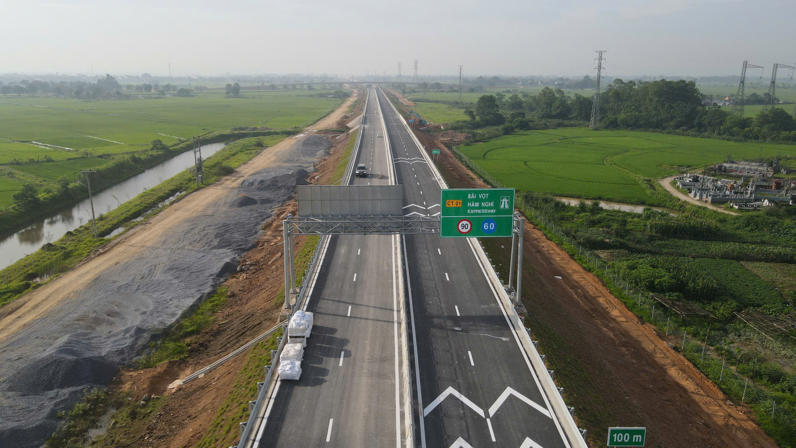 Ngắm cao tốc qua H&agrave; Tĩnh tuyệt đẹp trước ng&agrave;y th&ocirc;ng xe- Ảnh 4.