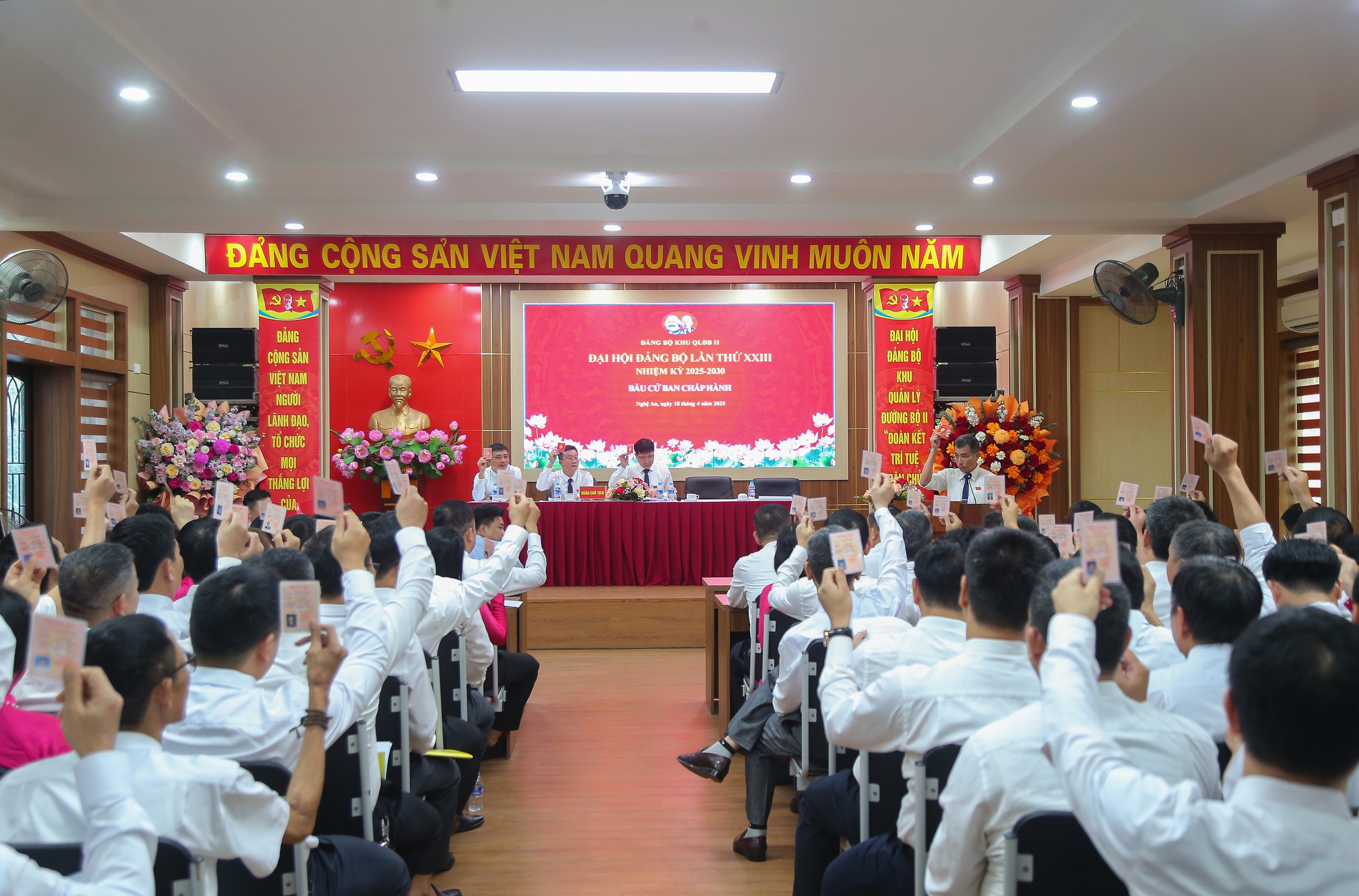 Khắc phục hàng chục điểm tiềm ẩn TNGT trên các quốc lộ khu vực Bắc Trung Bộ- Ảnh 1. Khắc phục hàng chục điểm tiềm ẩn TNGT trên các quốc lộ khu vực Bắc Trung Bộ- Ảnh 1.