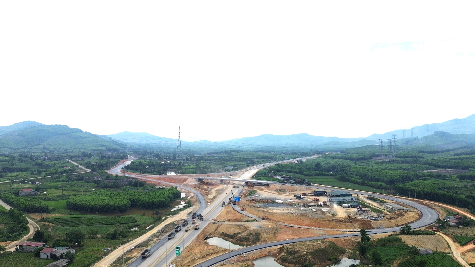 Ngắm cao tốc qua H&agrave; Tĩnh tuyệt đẹp trước ng&agrave;y th&ocirc;ng xe- Ảnh 13.